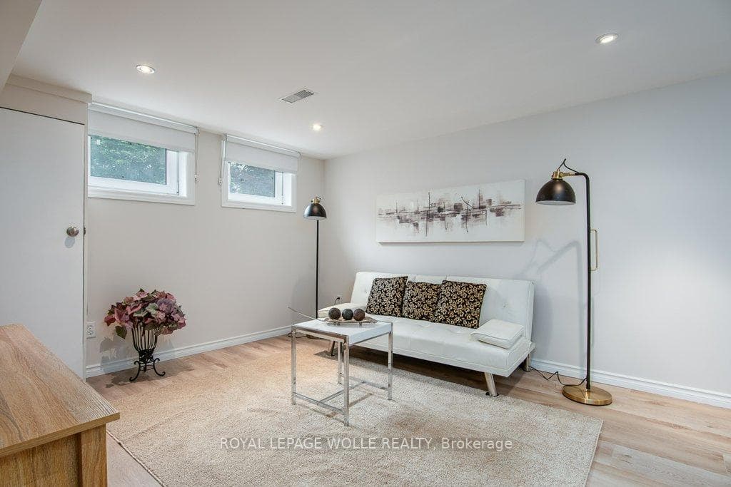 155 Oriole Street photo 26
