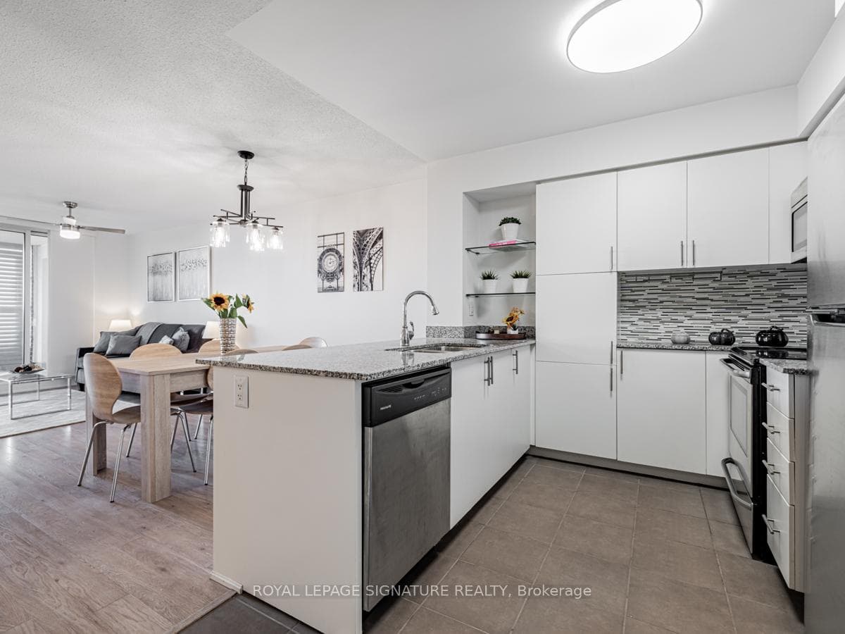 800 Lawrence Avenue Unit 513 photo 16