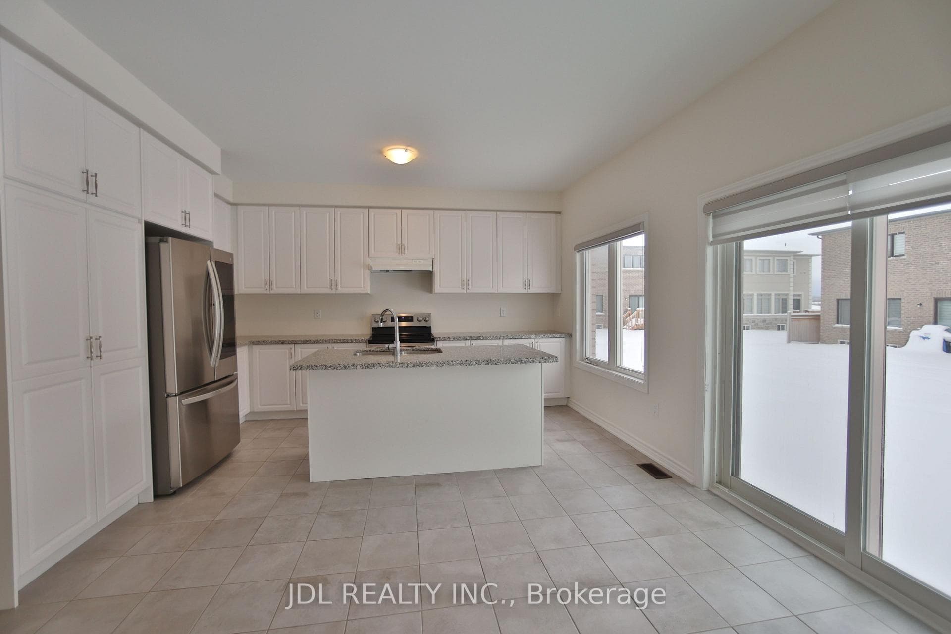 35 Valleo Street photo 8