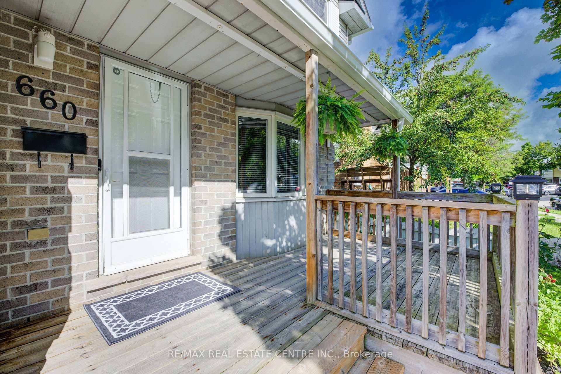 660 HILLVIEW Road photo 3