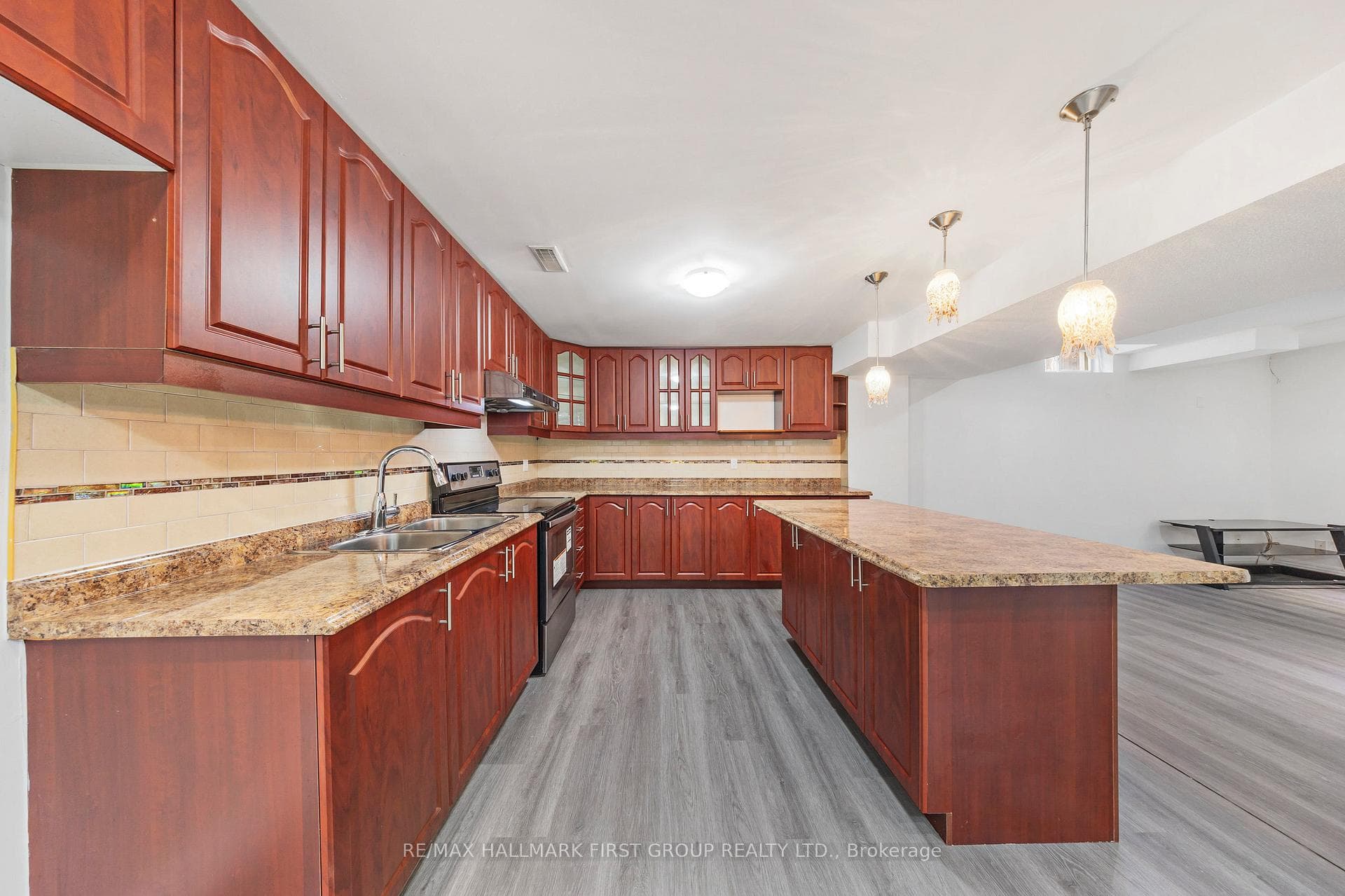 494 Rougewalk Drive photo 34