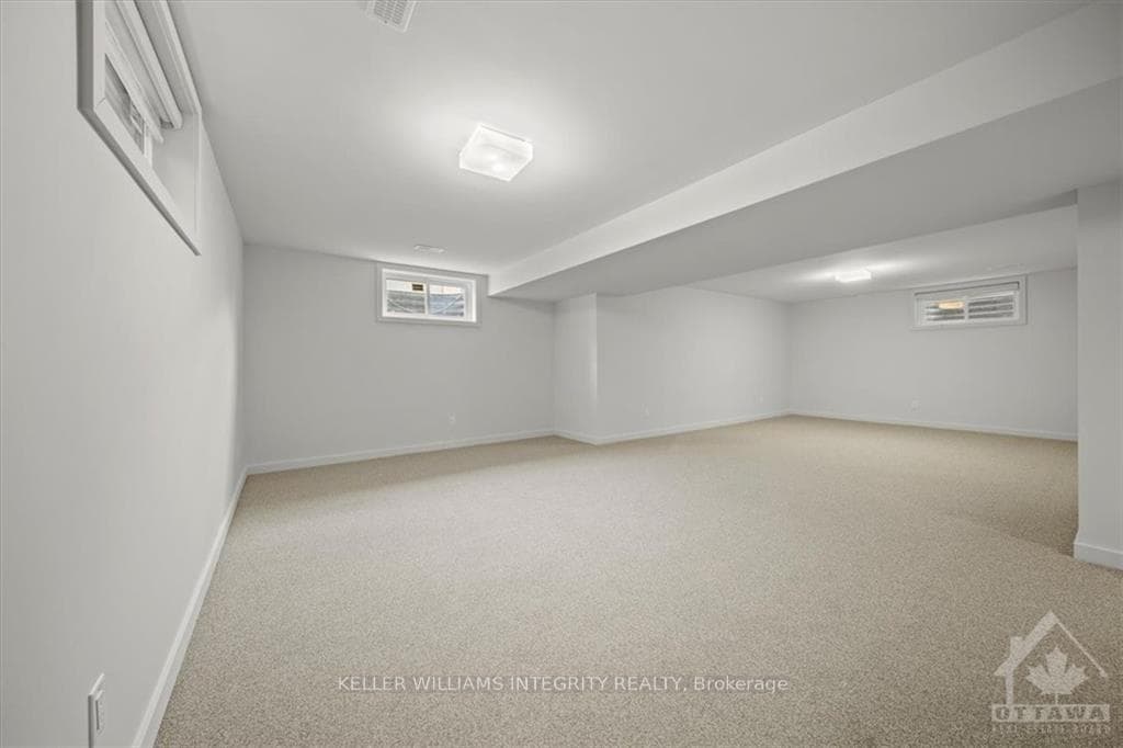 752 WOOLER Place photo 26