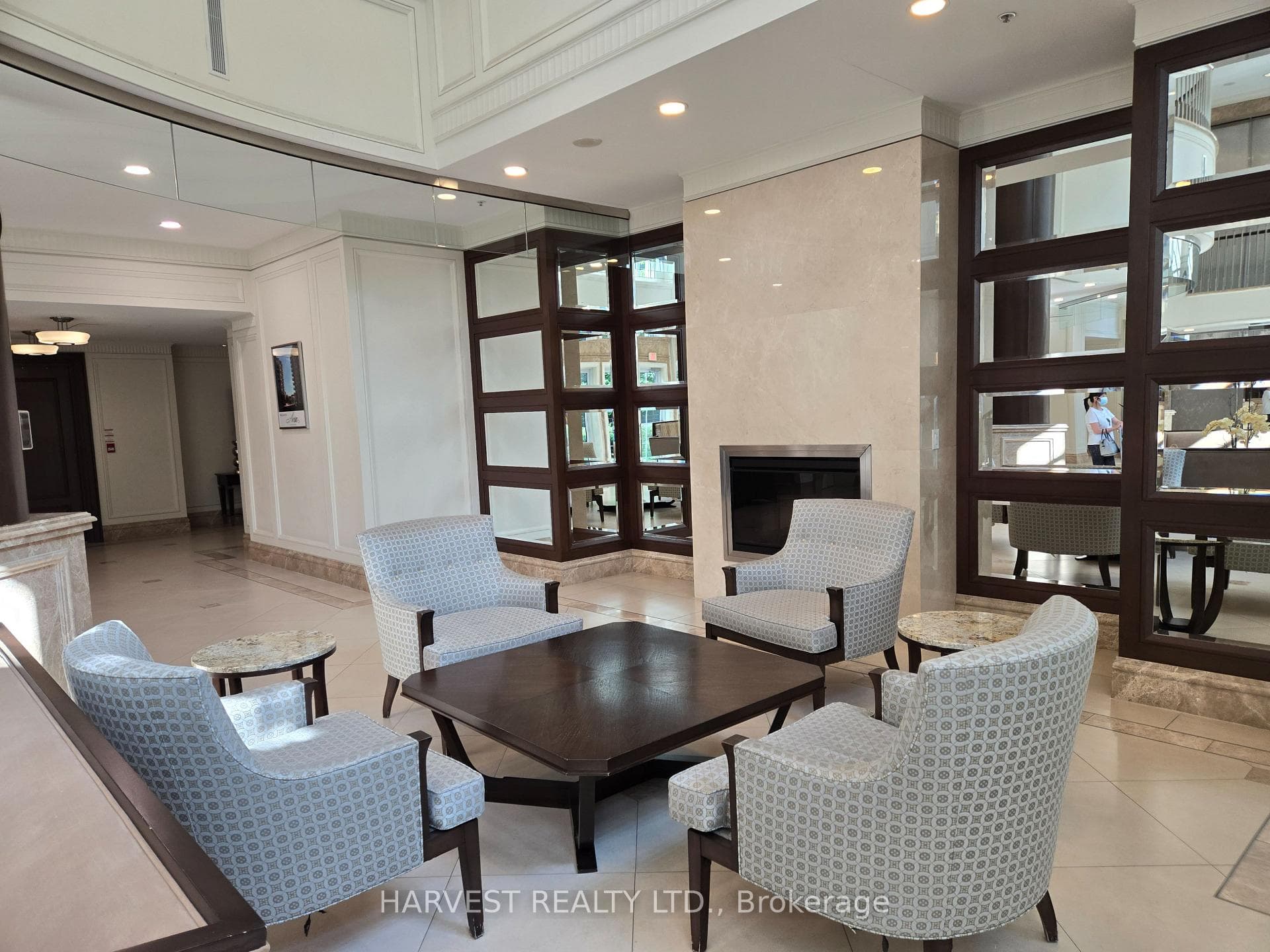 sitting/waiting area