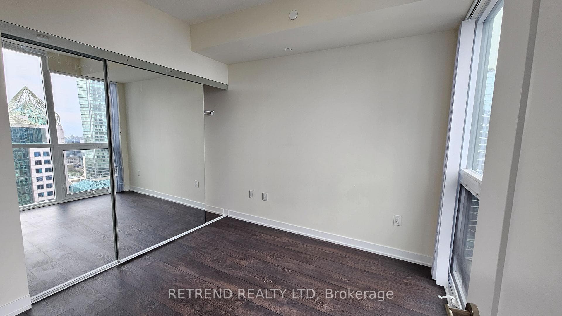 99 John Street Unit 3502 photo 4