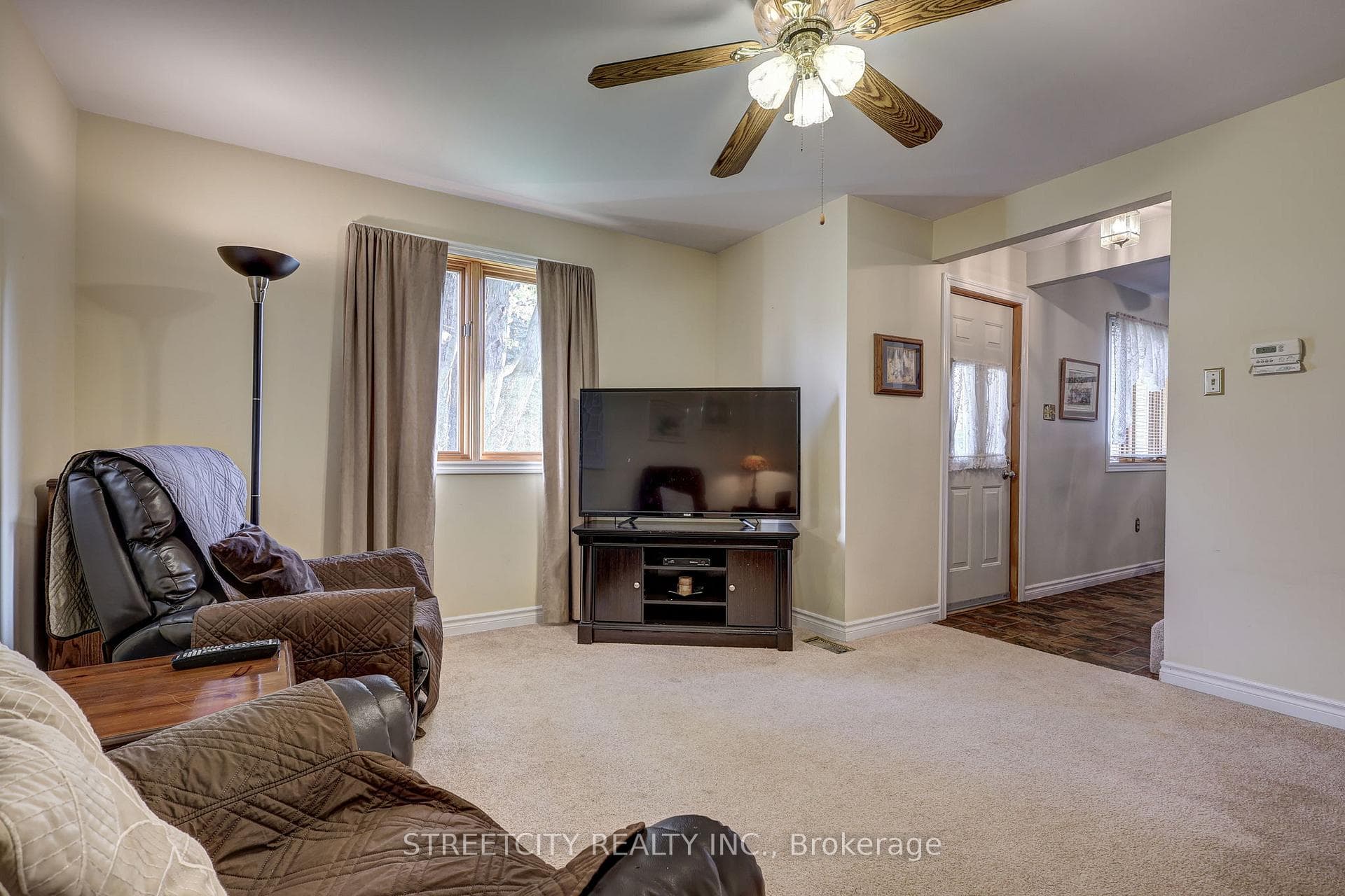 180 Nancy Street photo 9