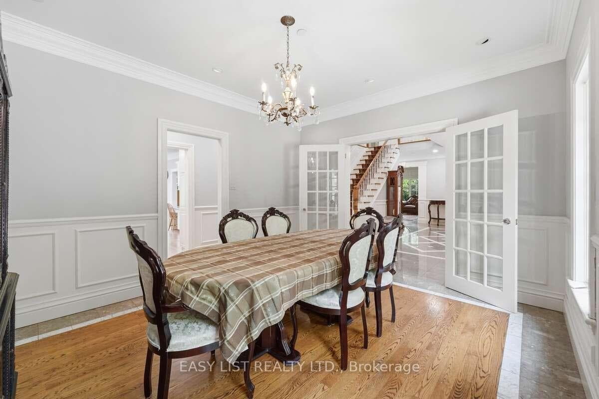 28 Marchbrook Circle photo 10