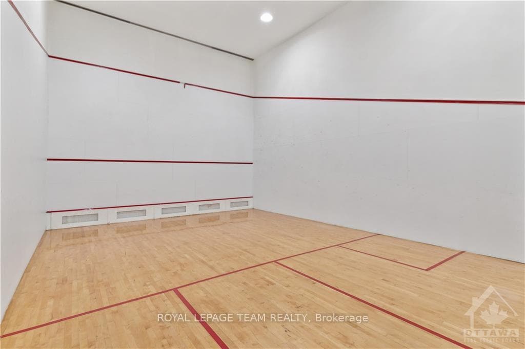 250 BRITTANY Drive Unit 210 photo 25