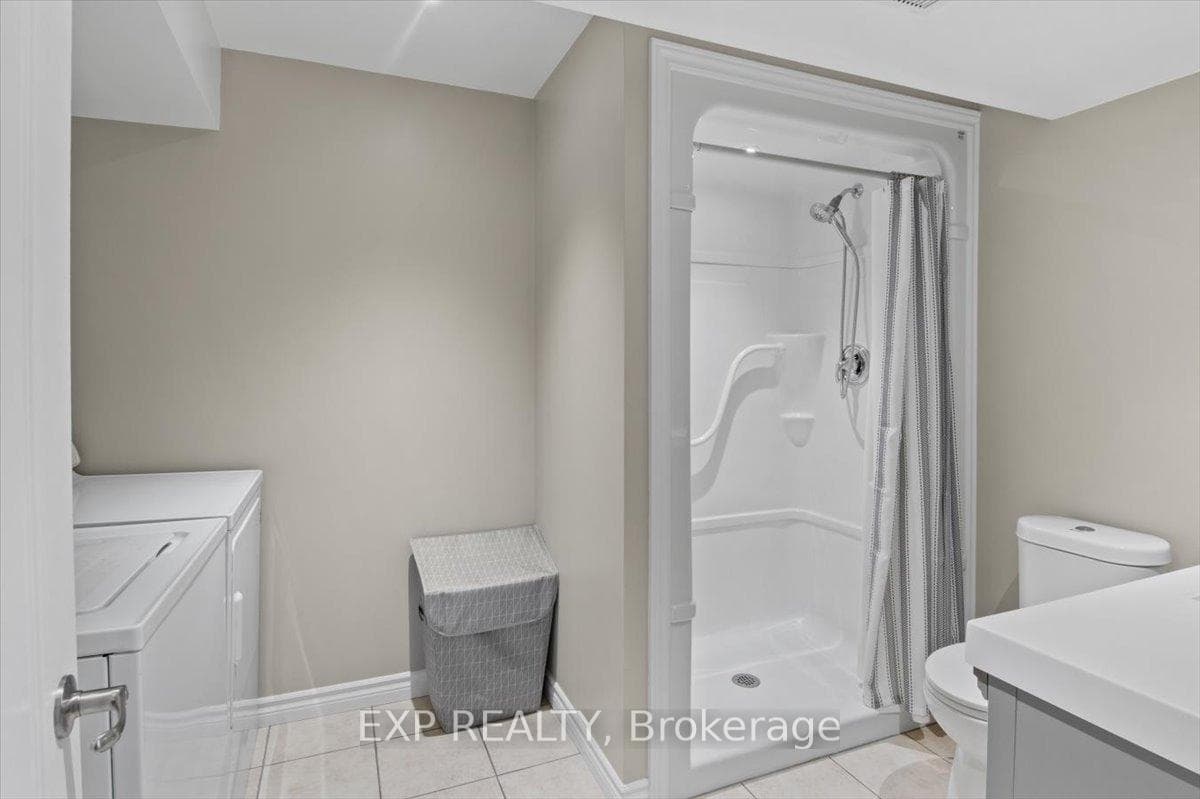 8 Milner Court photo 28