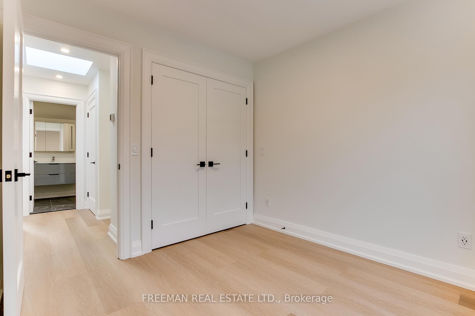 771 Manning Avenue Unit Laneway photo 21