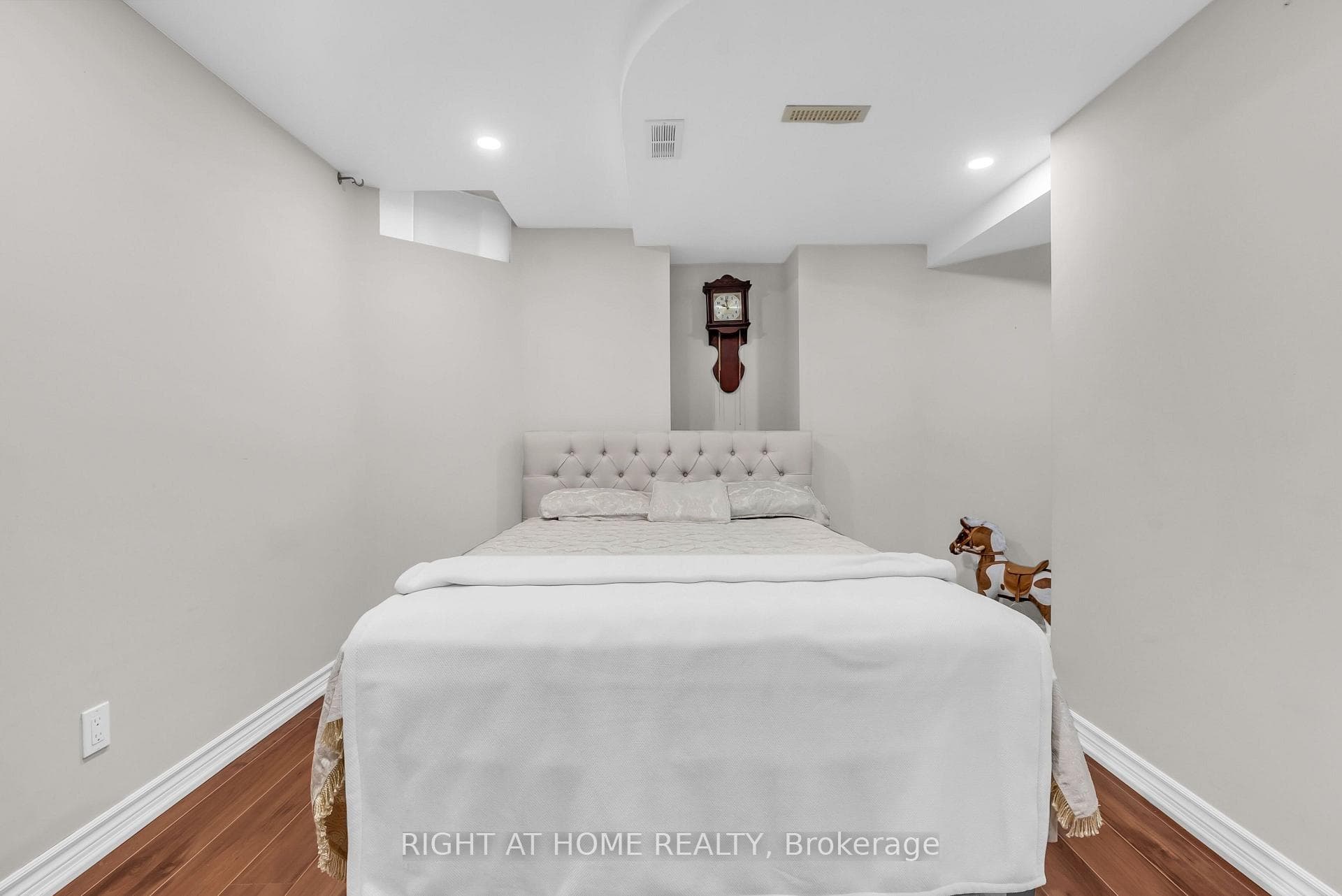 847 Stonebridge Avenue photo 37