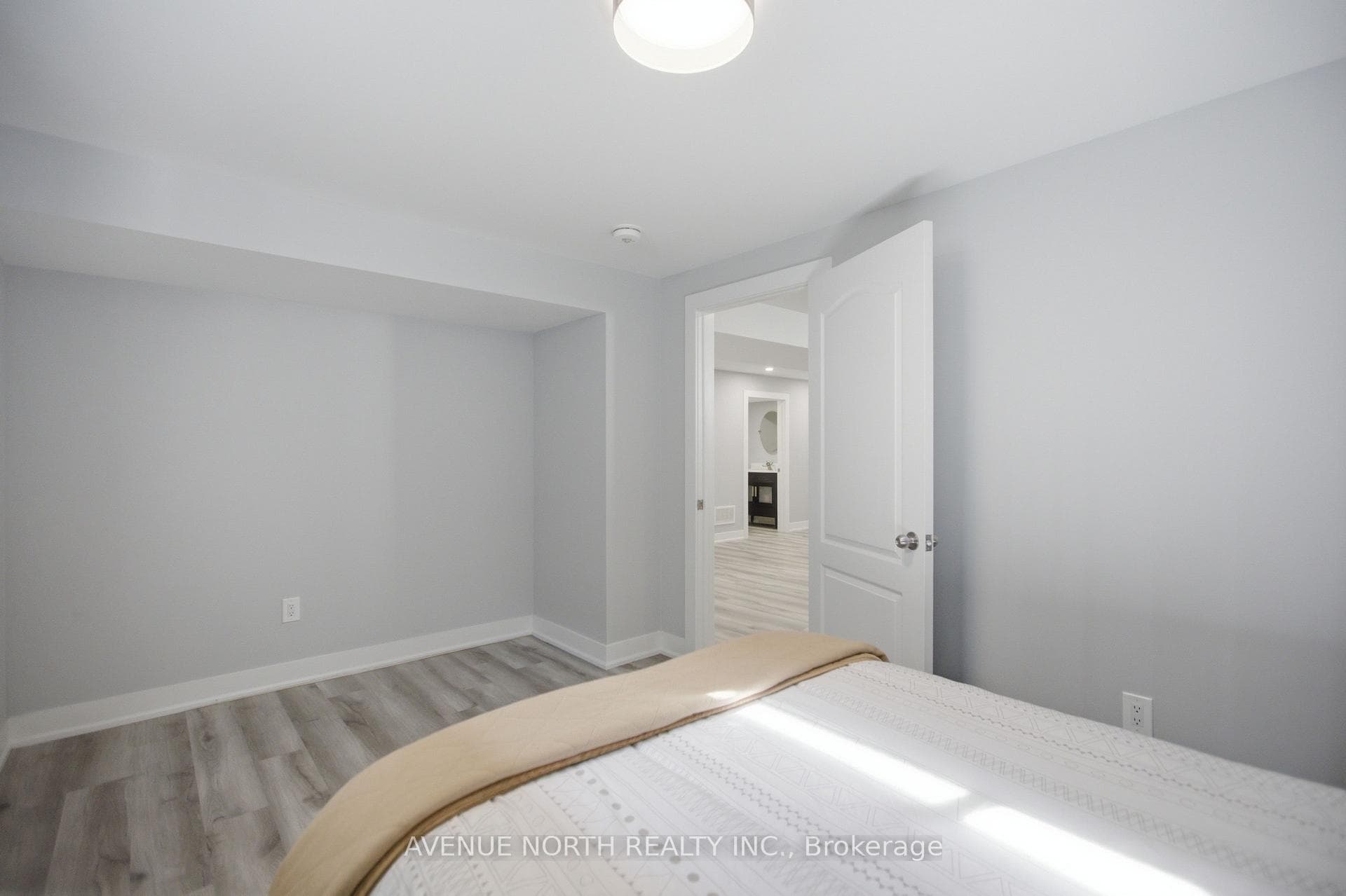 112 Sunita Crescent photo 38