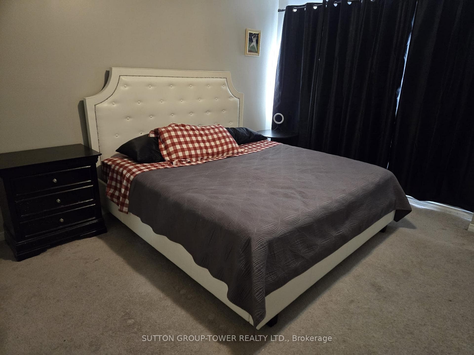 50 Armstrong Crescent photo 5