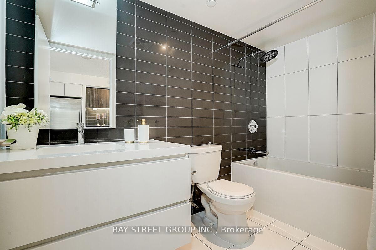 85 Queens Wharf Road Unit 521 photo 30