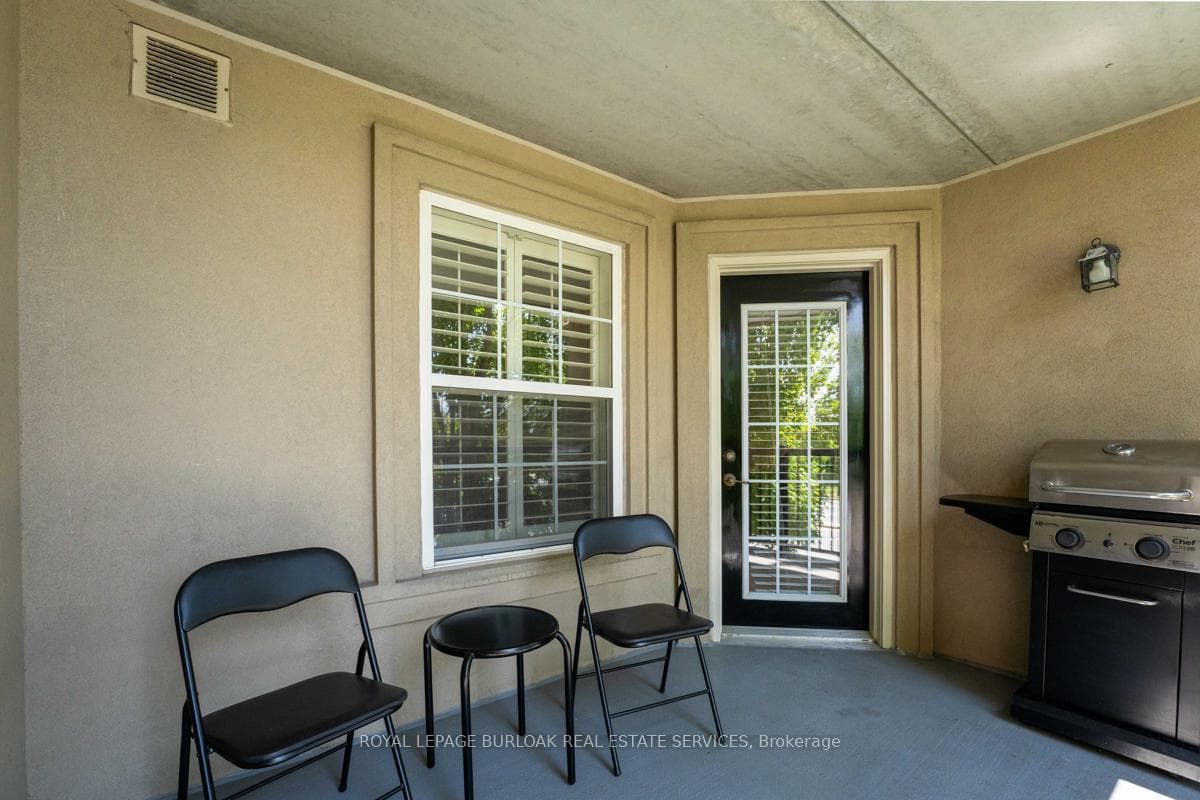 2045 Appleby Line Unit 211 photo 22