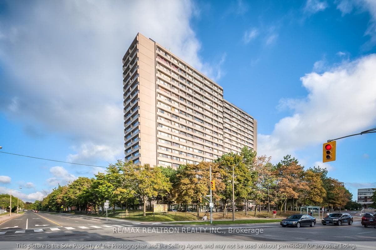 100 Leeward Glenway Unit 1401 photo 1
