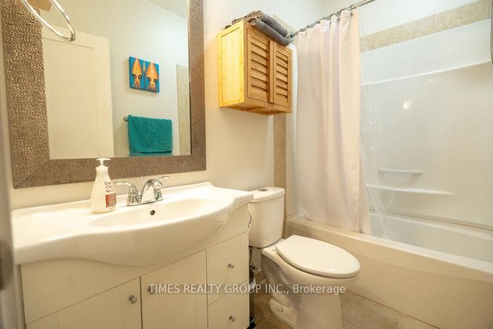 1850 Hugh Allan Drive Unit 101 photo 11