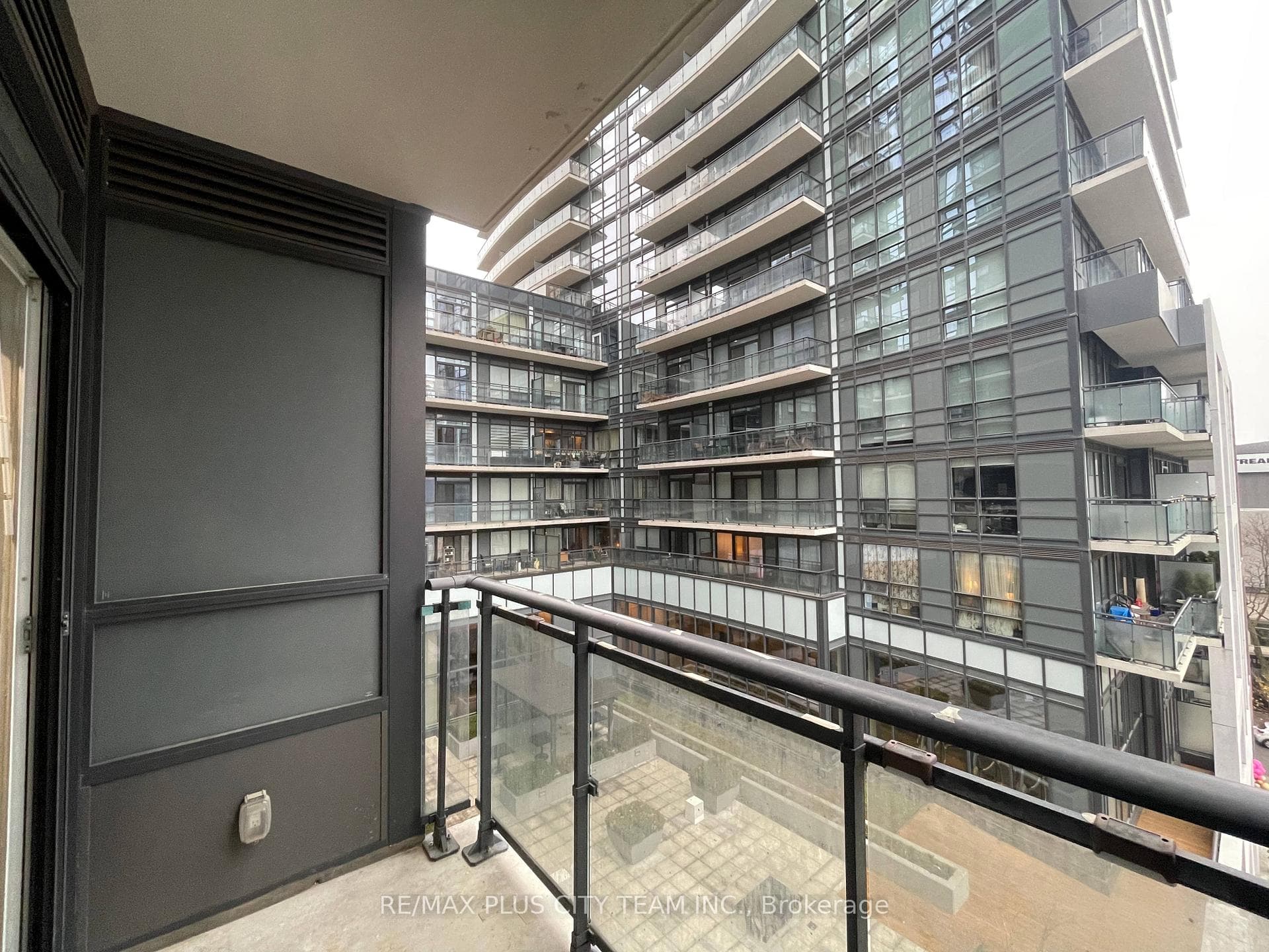 460 Adelaide Street Unit 720 photo 17