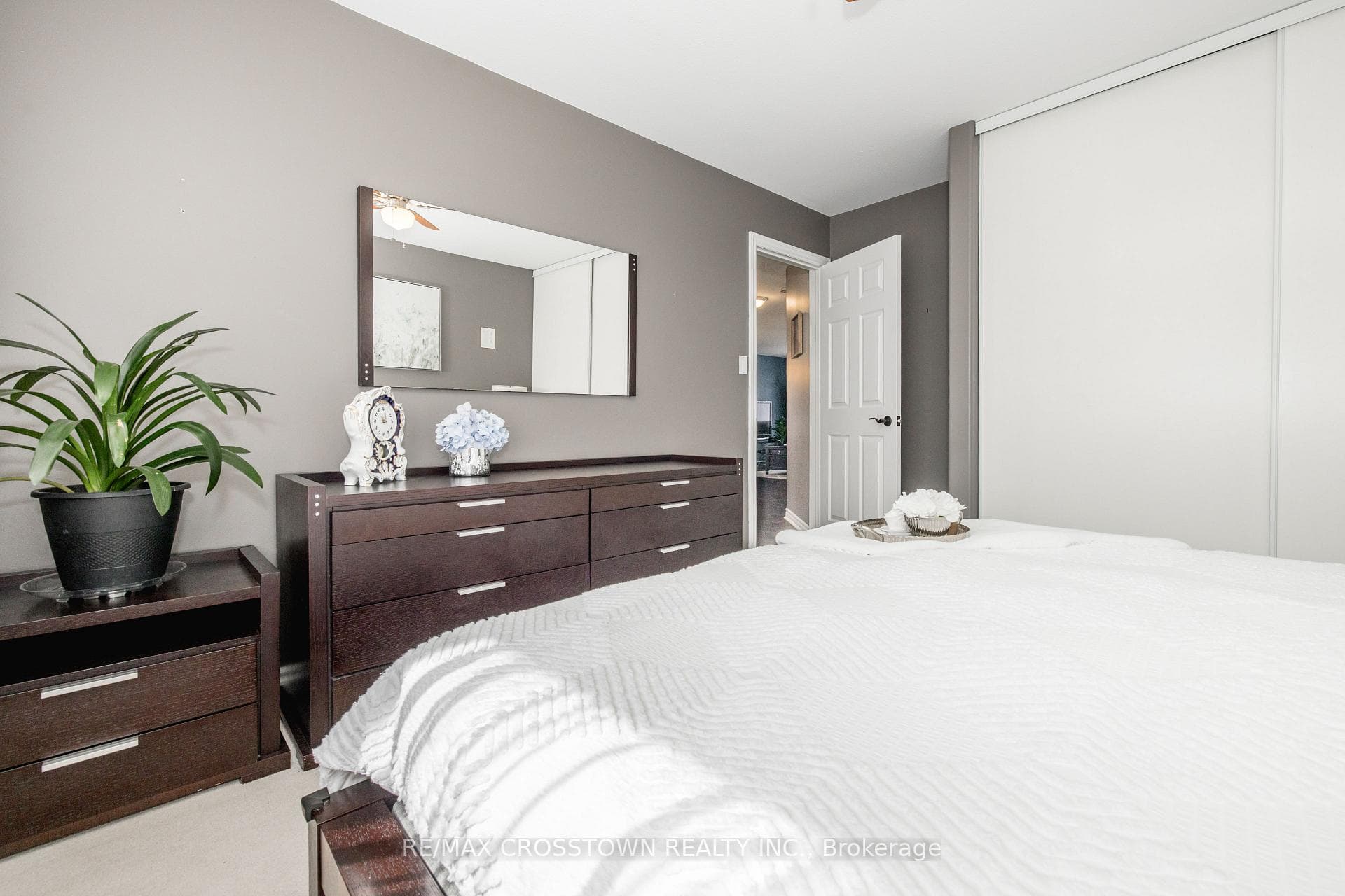 11 Revelstoke Court photo 26