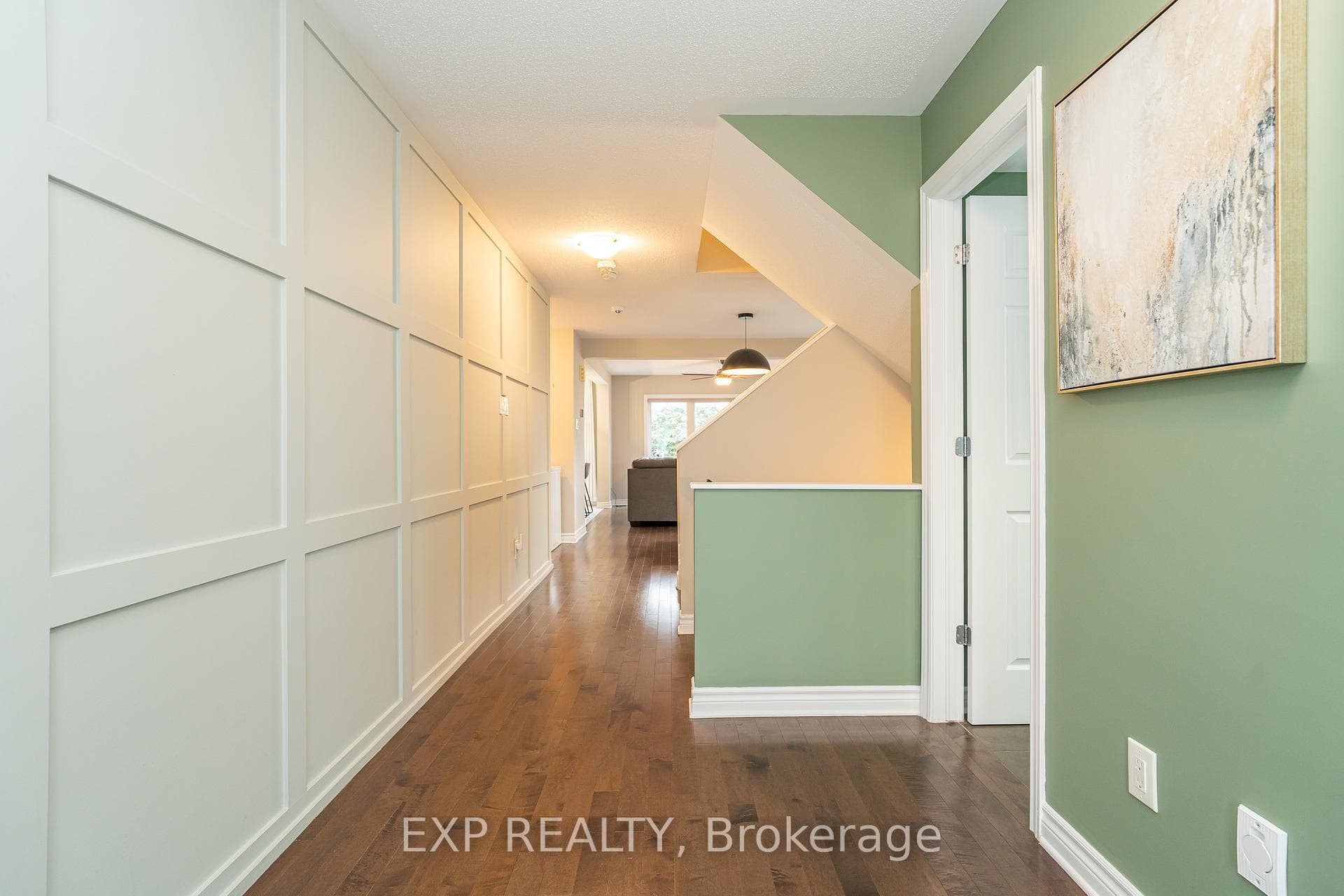 3545 Woodroffe Avenue photo 4