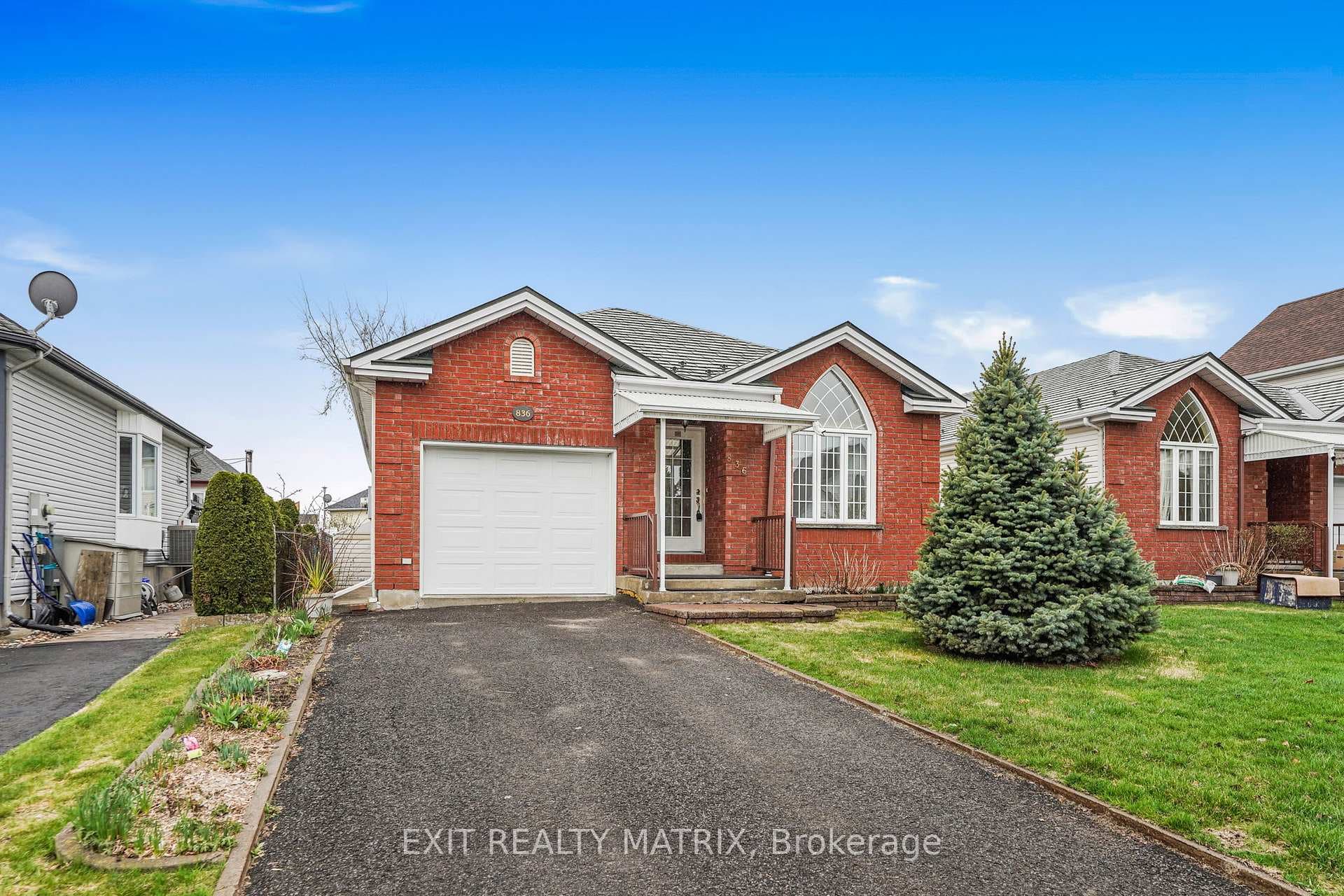 836 Pilon Street photo 1
