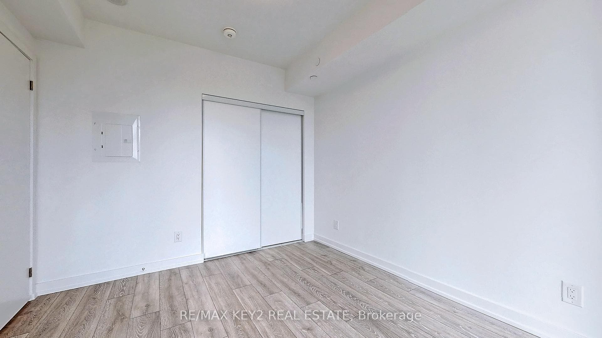 159 Wellesley Street Unit 2201 photo 17