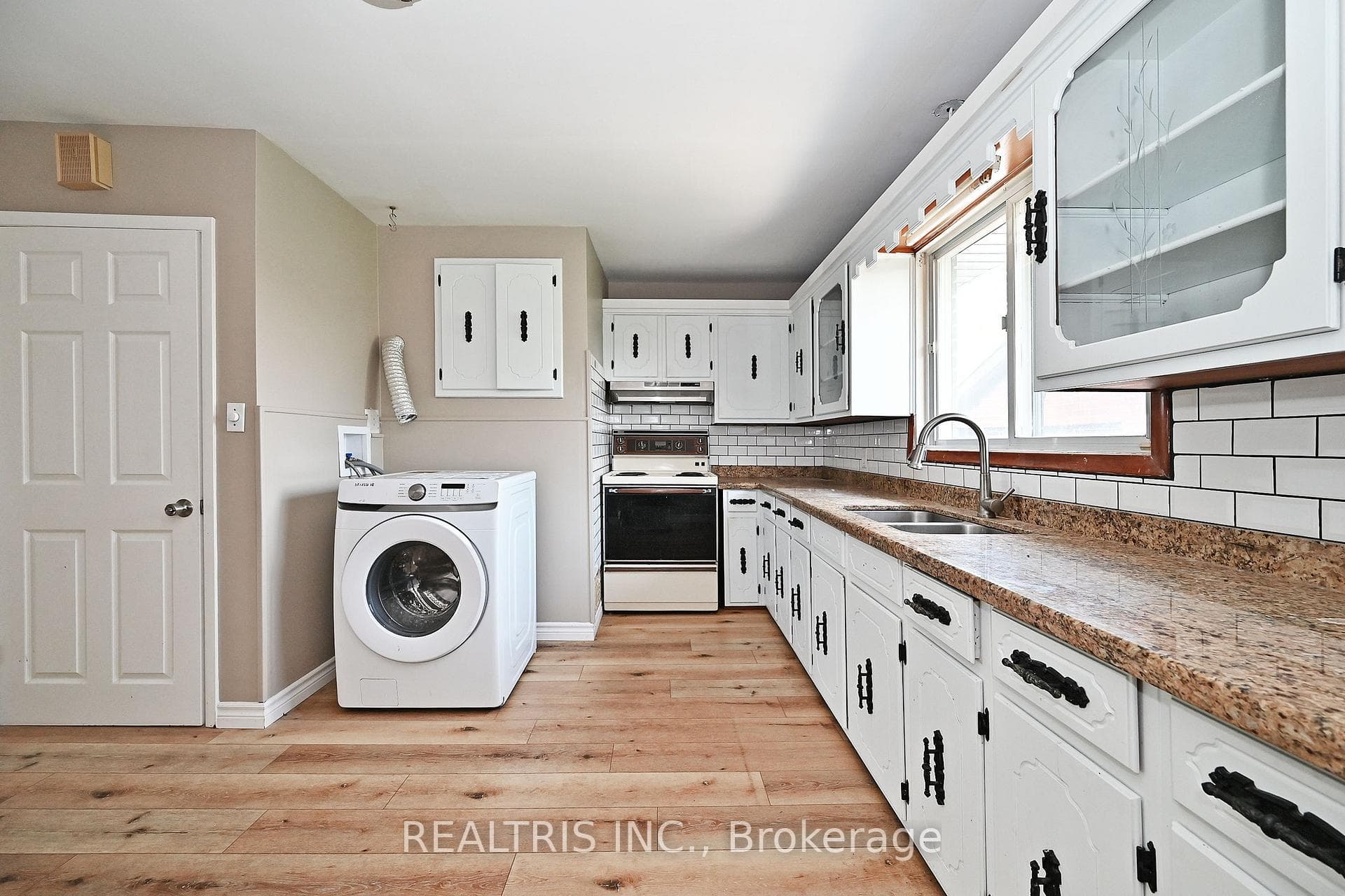 6 Lucerne Place photo 18