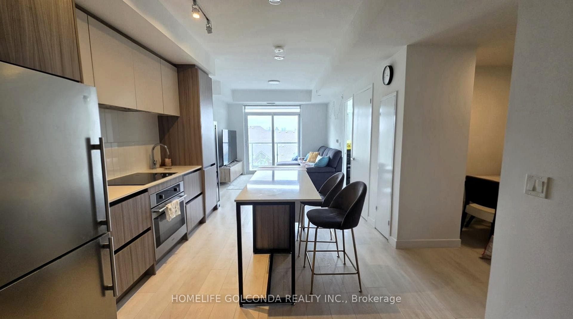 8 Beverley Glen Boulevard Unit 428 photo 3