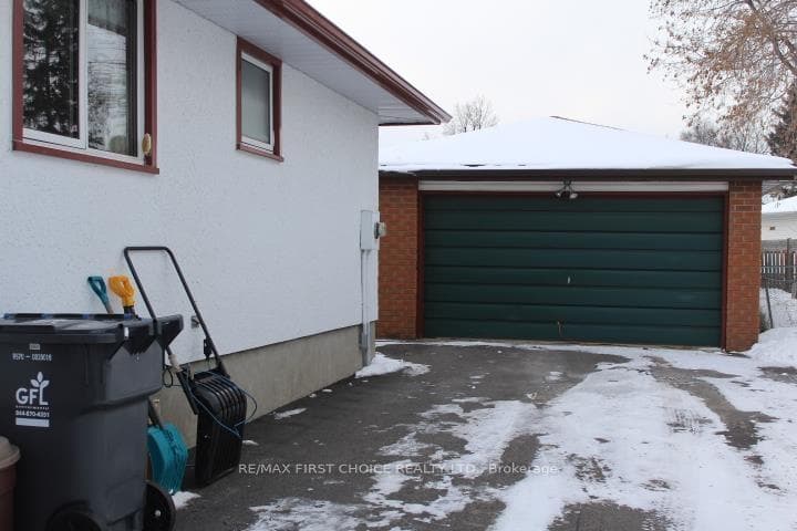443 Simon Fraser Drive photo 2