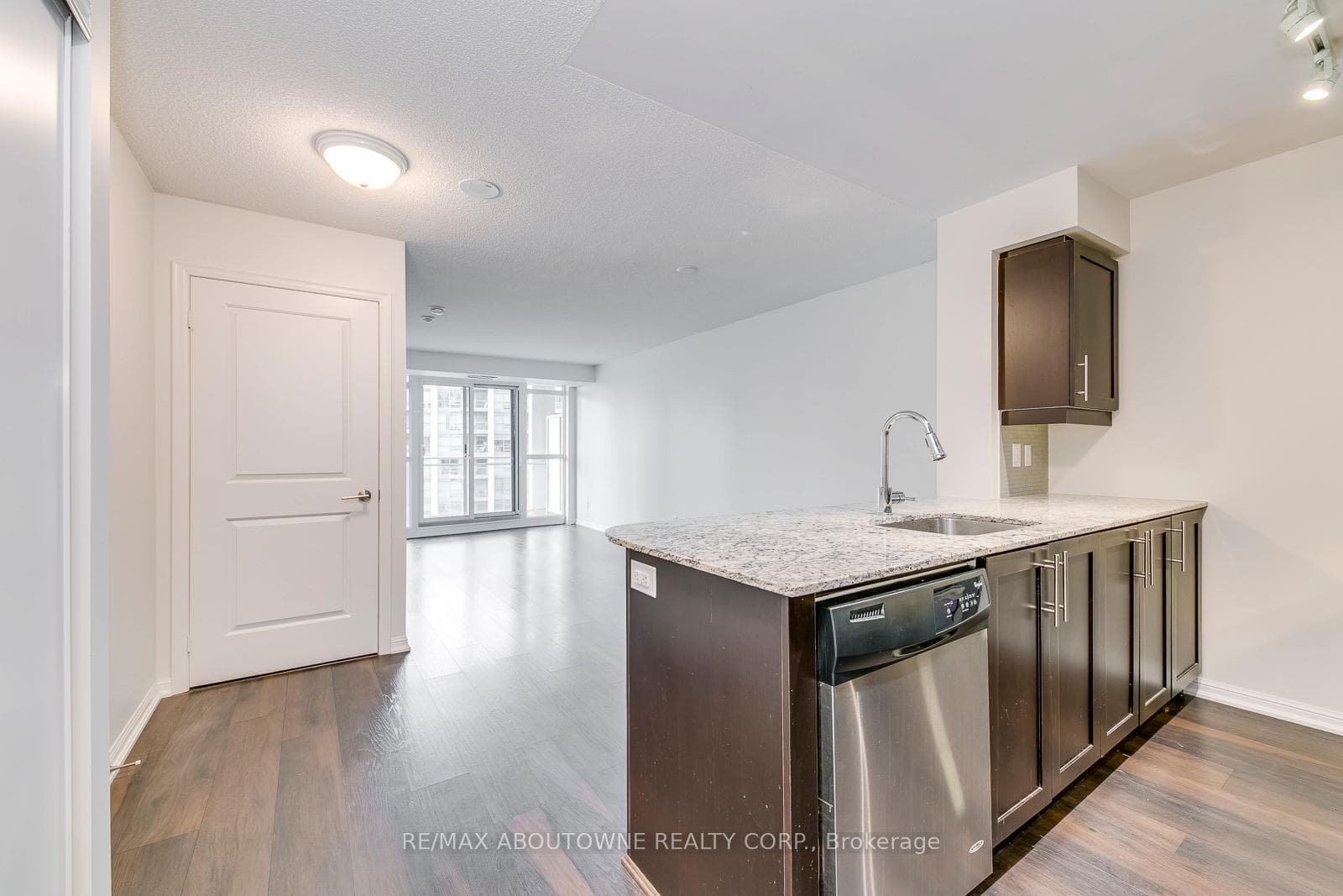 35 Bastion Street Unit 1714 photo 12