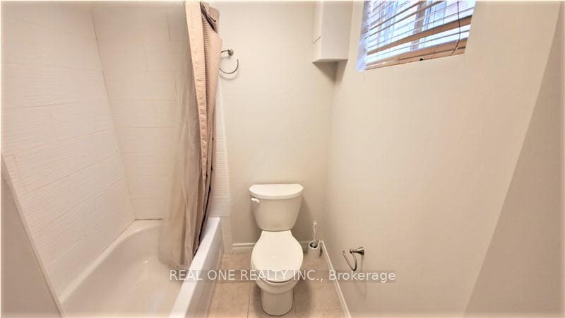 51 Bremen Lane photo 18