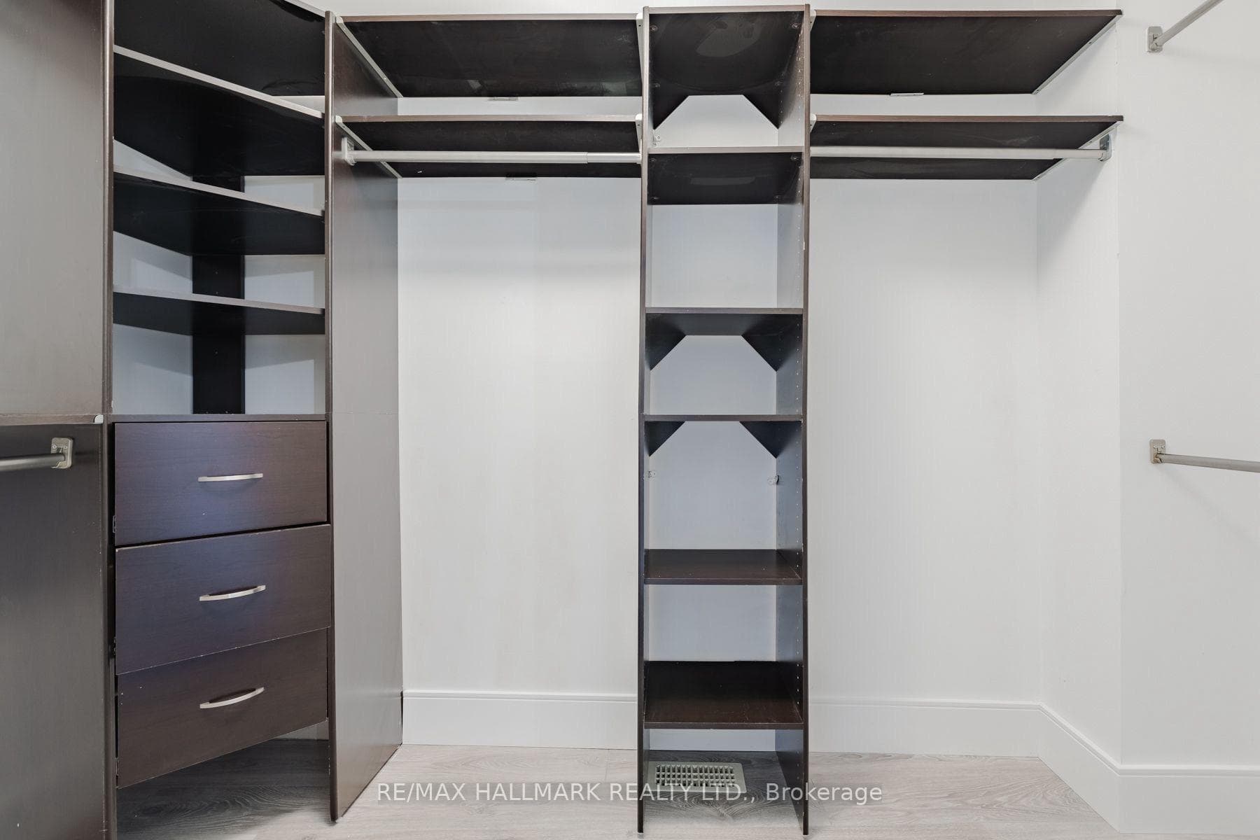 99 The Queensway N/A Unit 36 photo 13