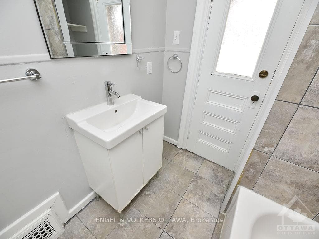 81 THIRD Avenue Unit 2 photo 20