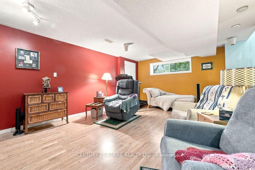23 Cardinal Crescent photo 25