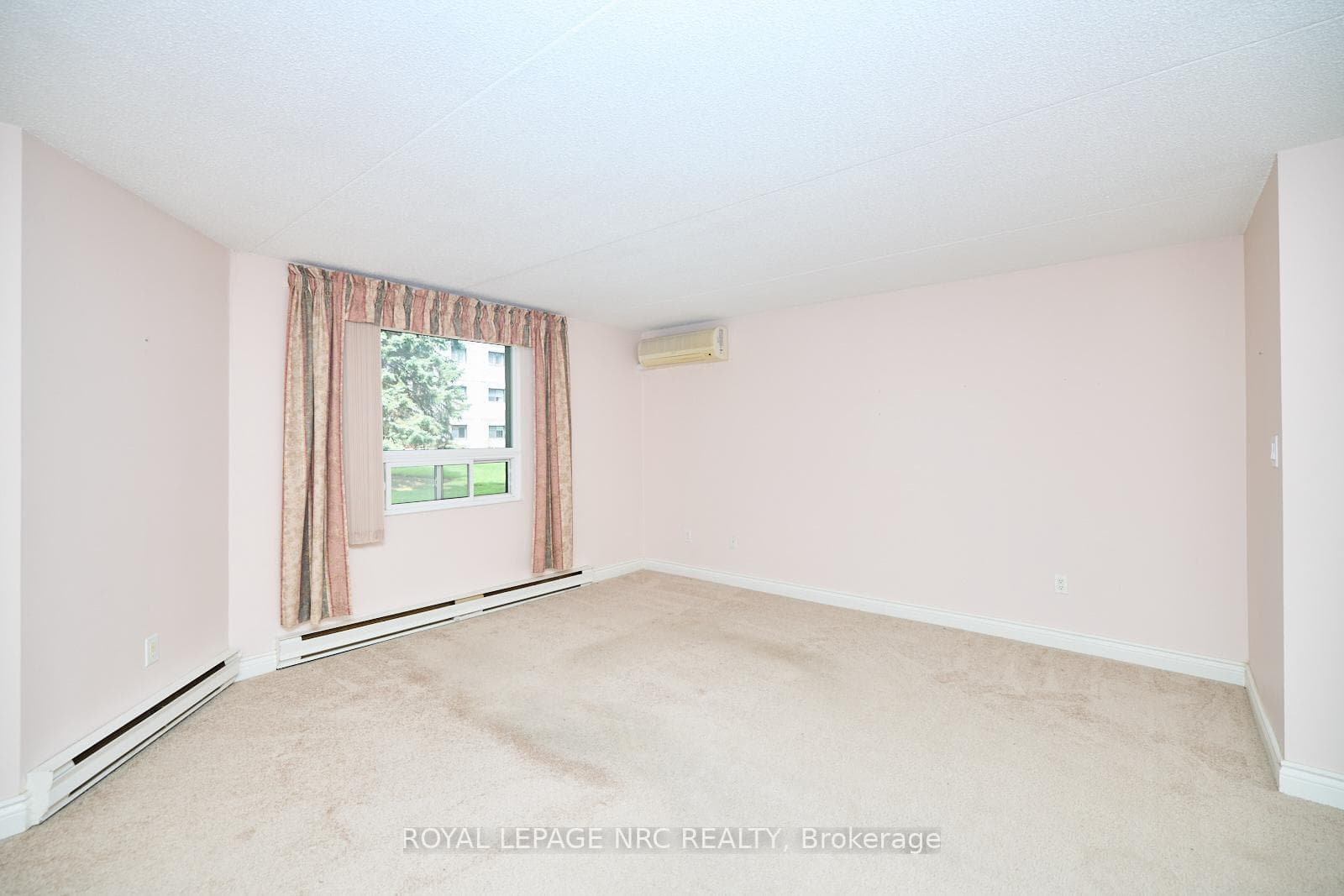 4658 Drummond Road Unit 113 photo 9