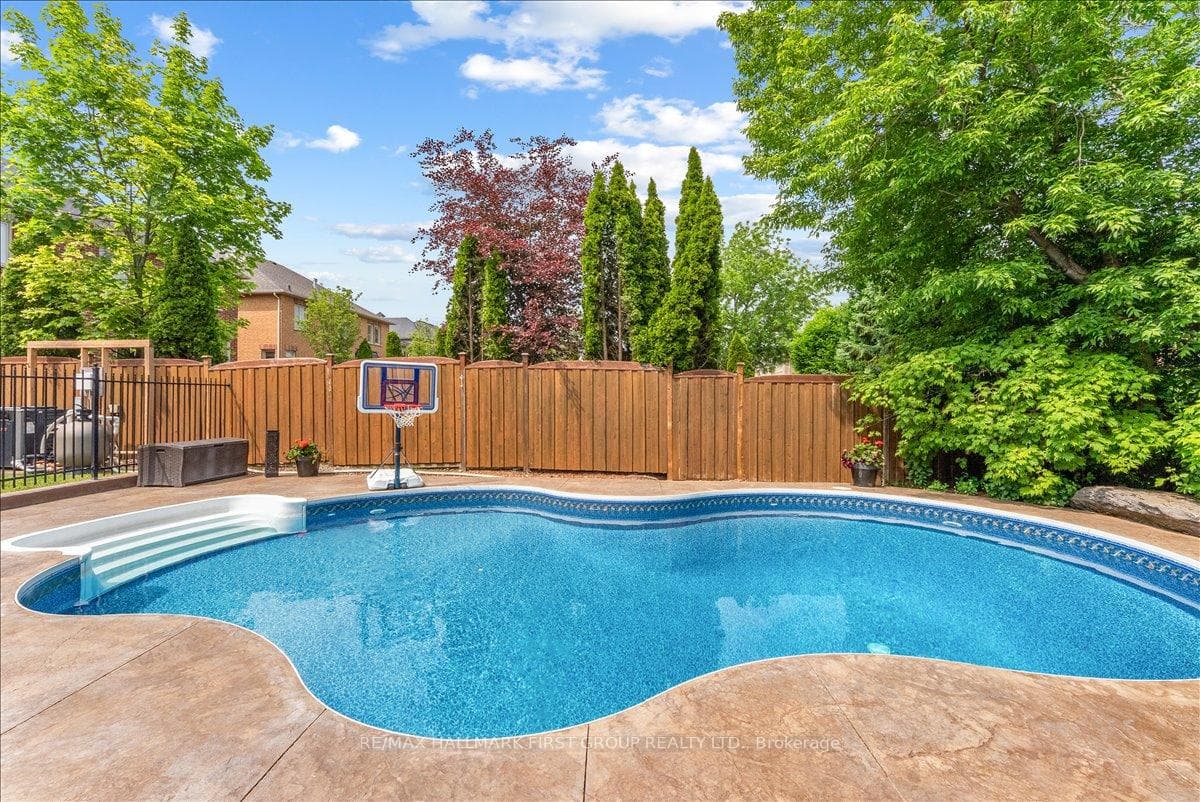 1661 Goldenridge Road photo 41