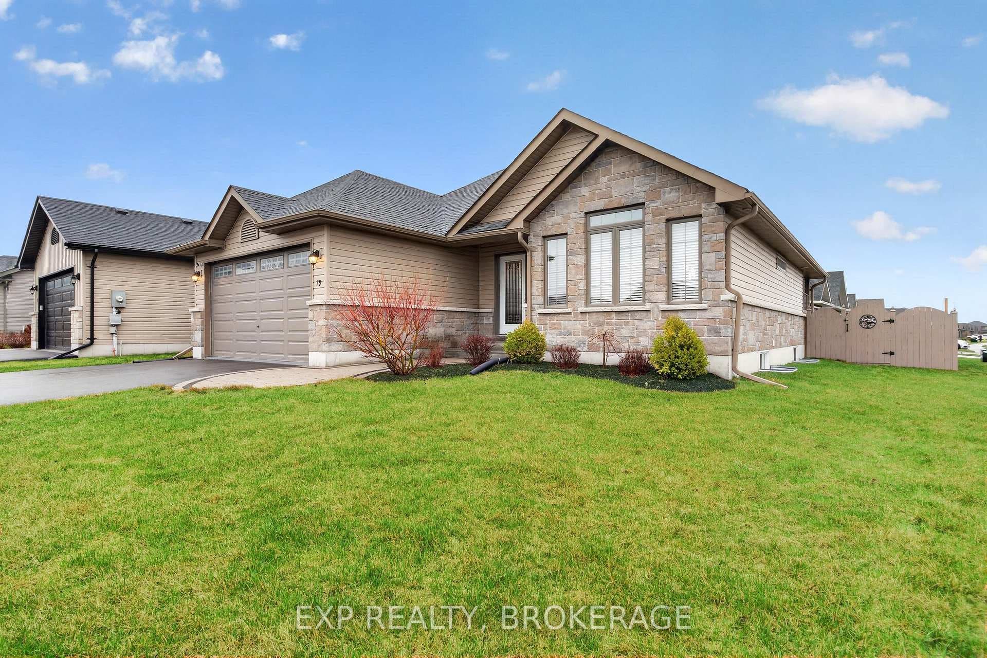 79 DEACON Place photo 41