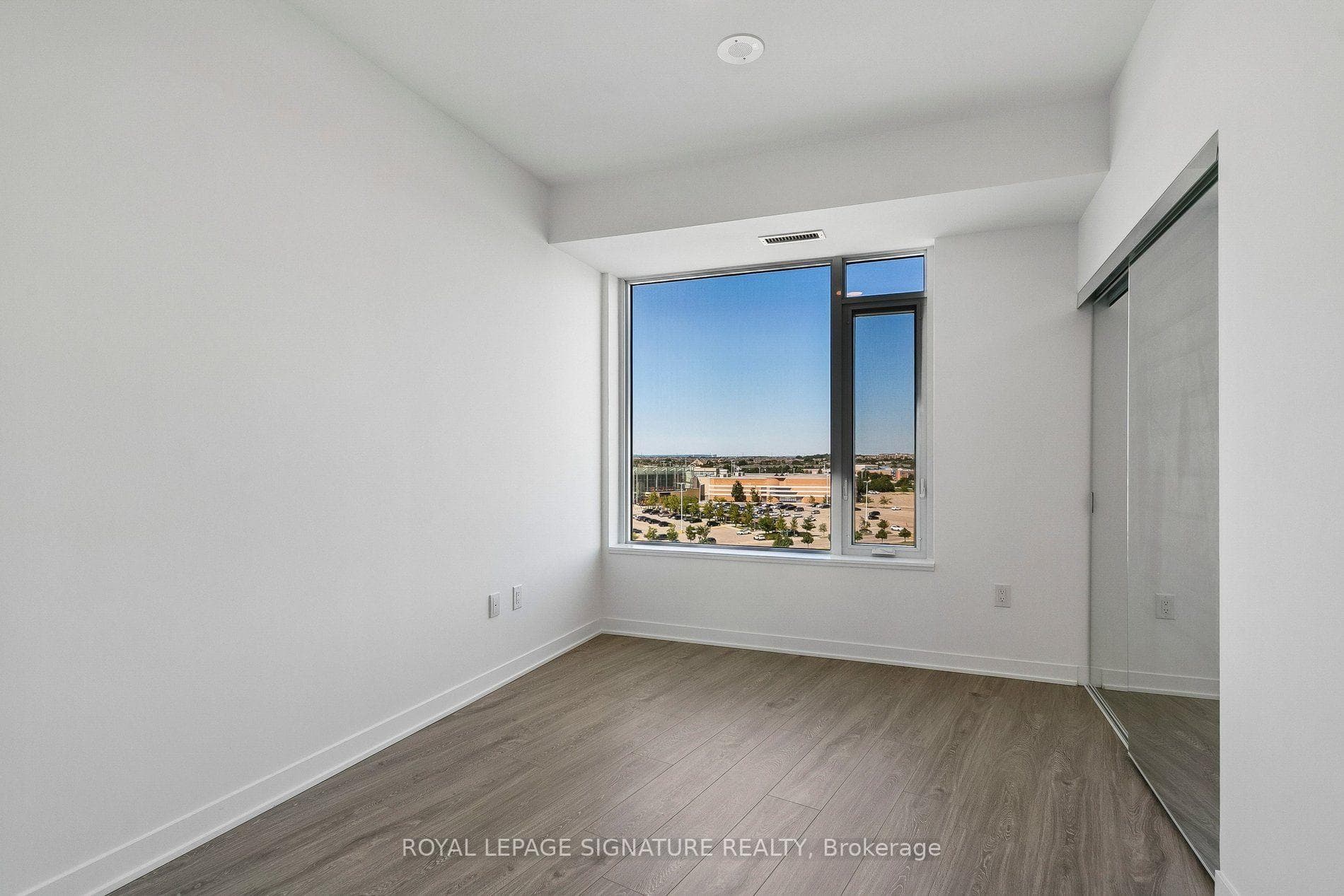 2495 Eglinton Avenue Unit 908 photo 16