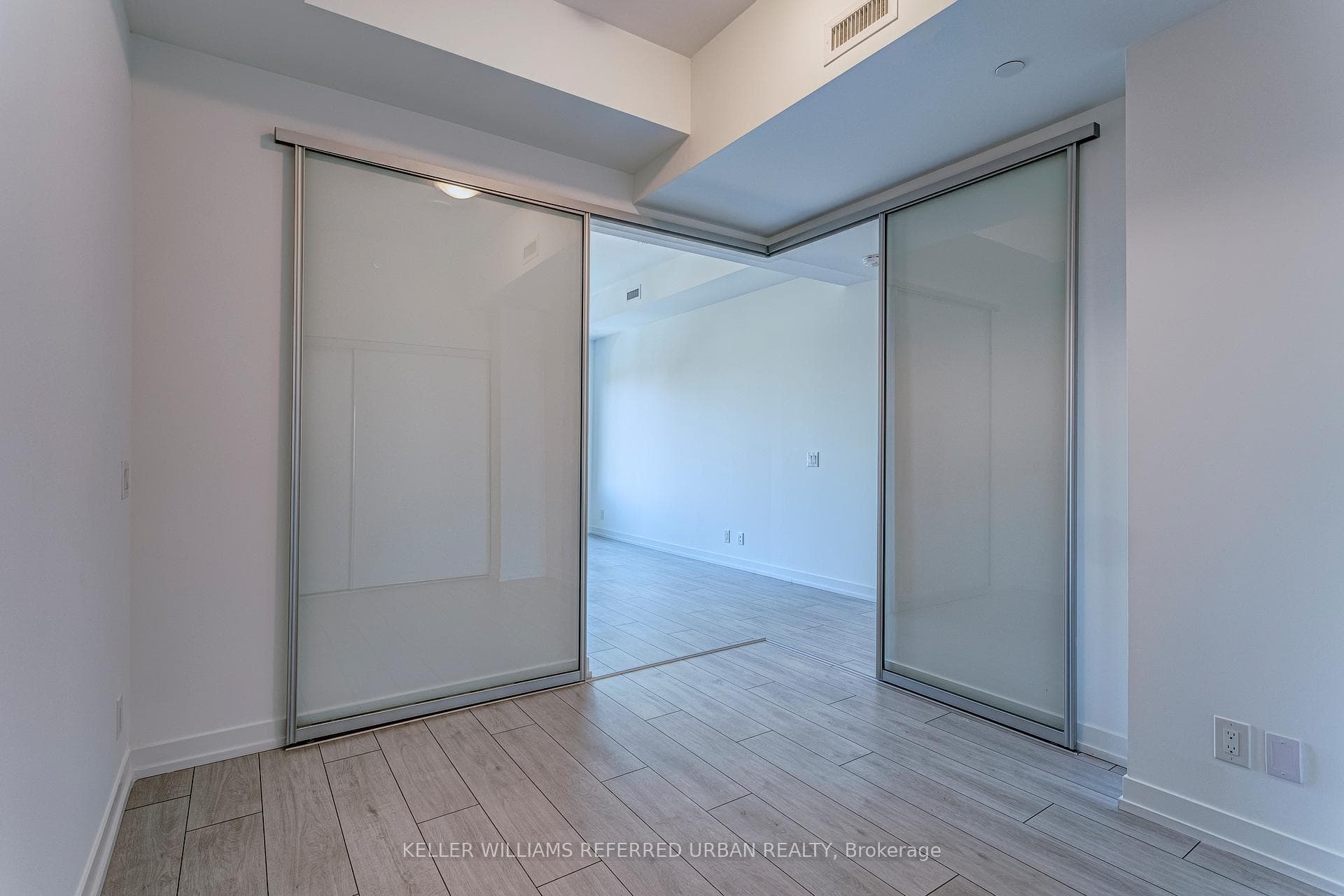 270 Dufferin Street Unit 1117 photo 10