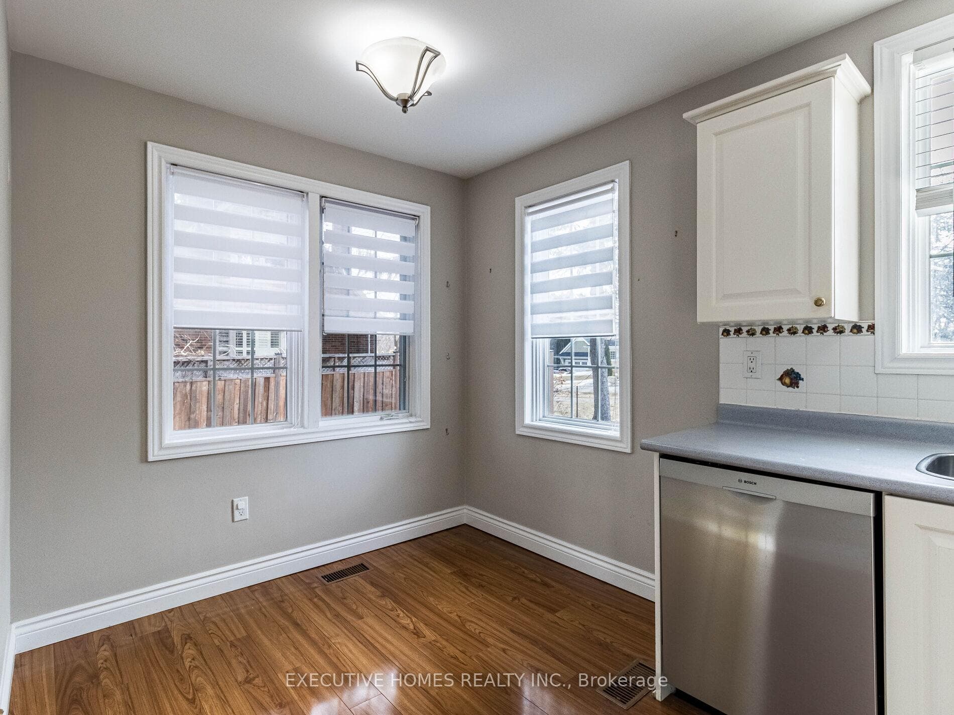 699 Cedar Avenue photo 23