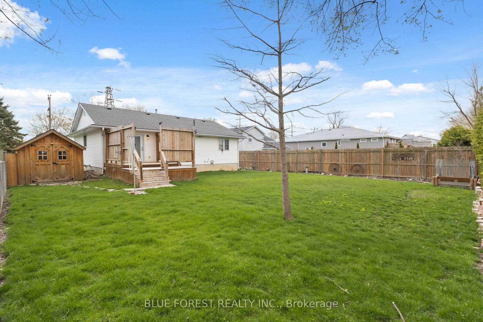 213 Luton Road photo 42