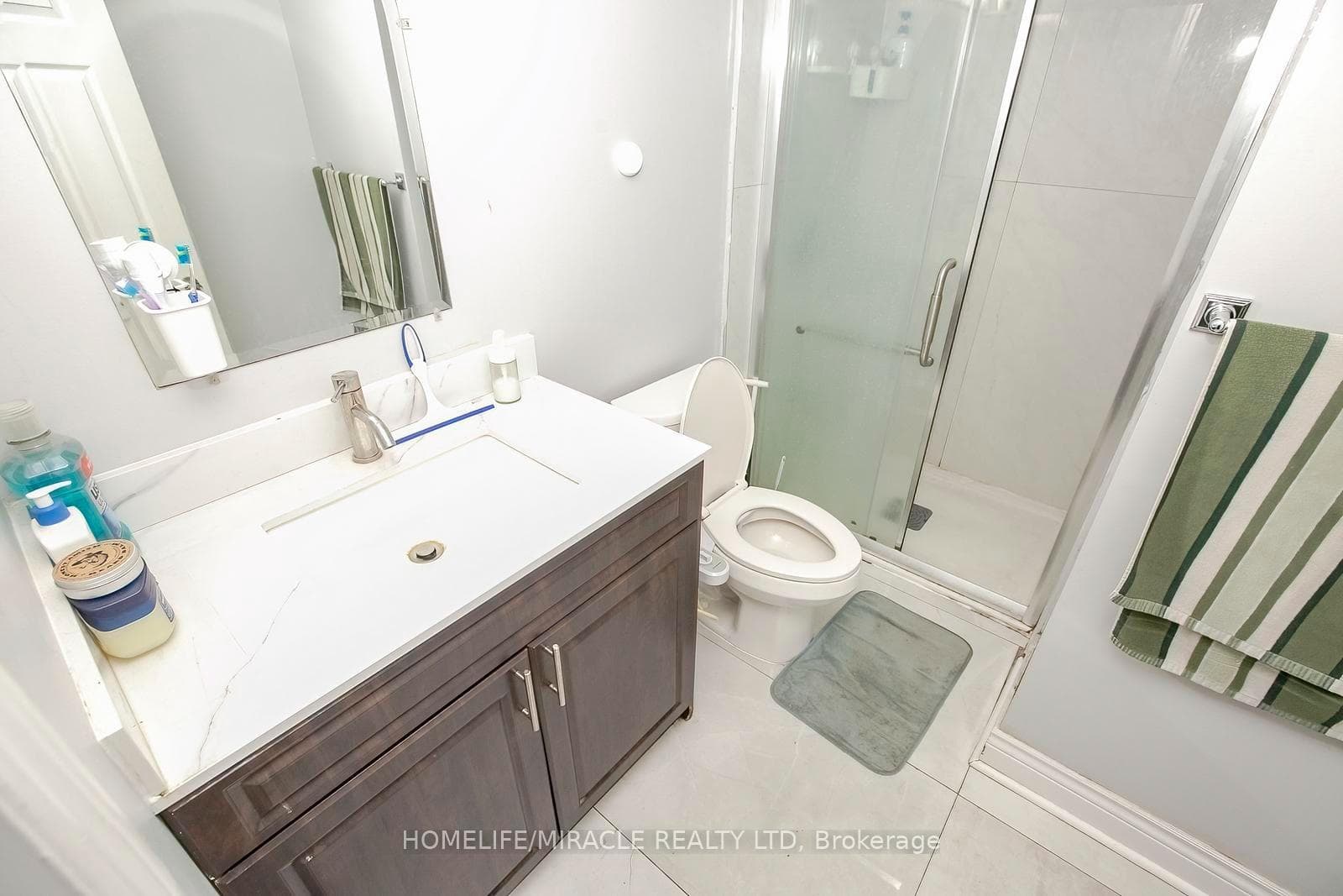47 Longbourne Crescent photo 39