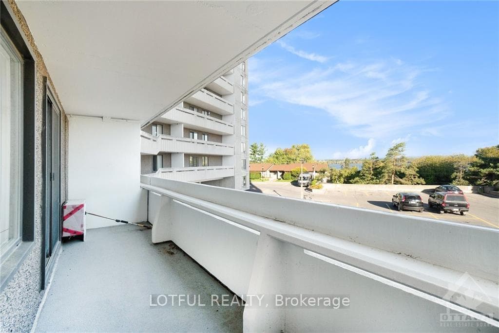 1081 AMBLESIDE Drive Unit 202 photo 24