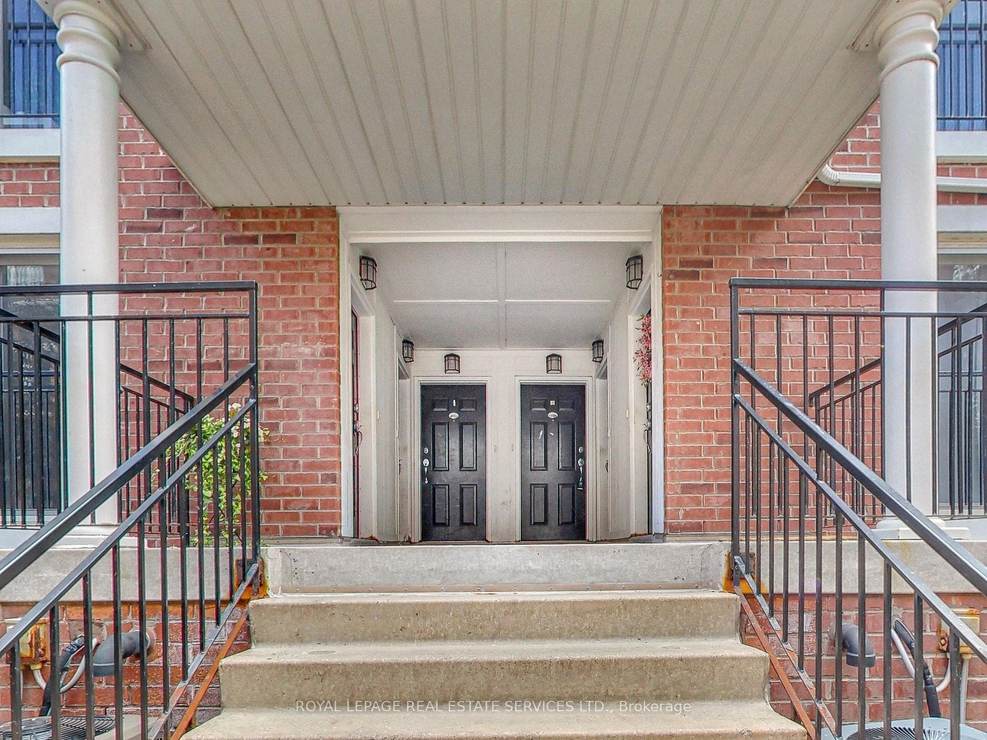 20 Laidlaw Street Unit 1112 photo 2