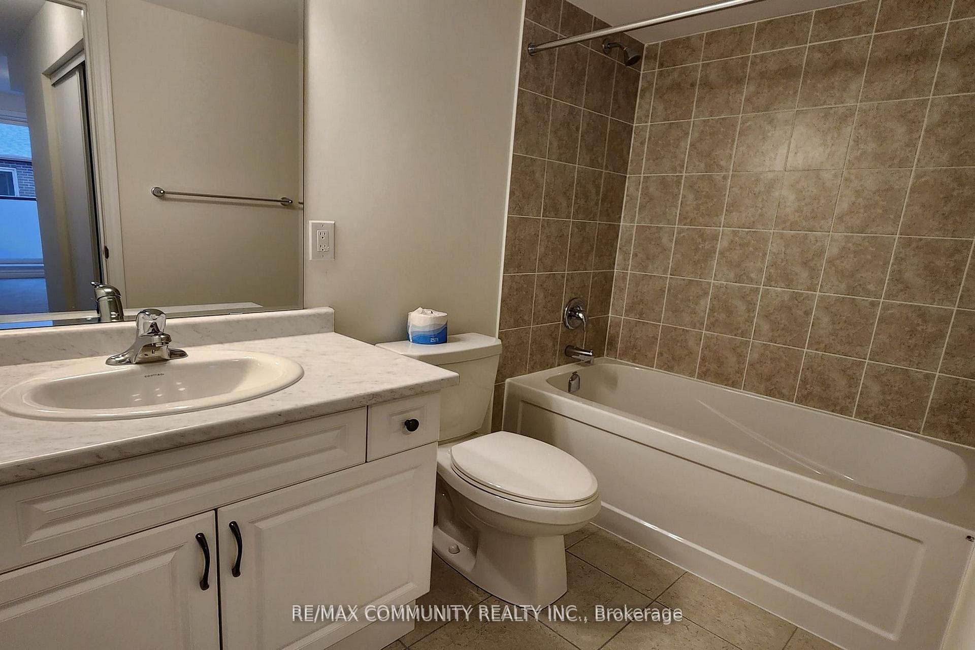 2789 Eglinton Avenue Unit 418 photo 8