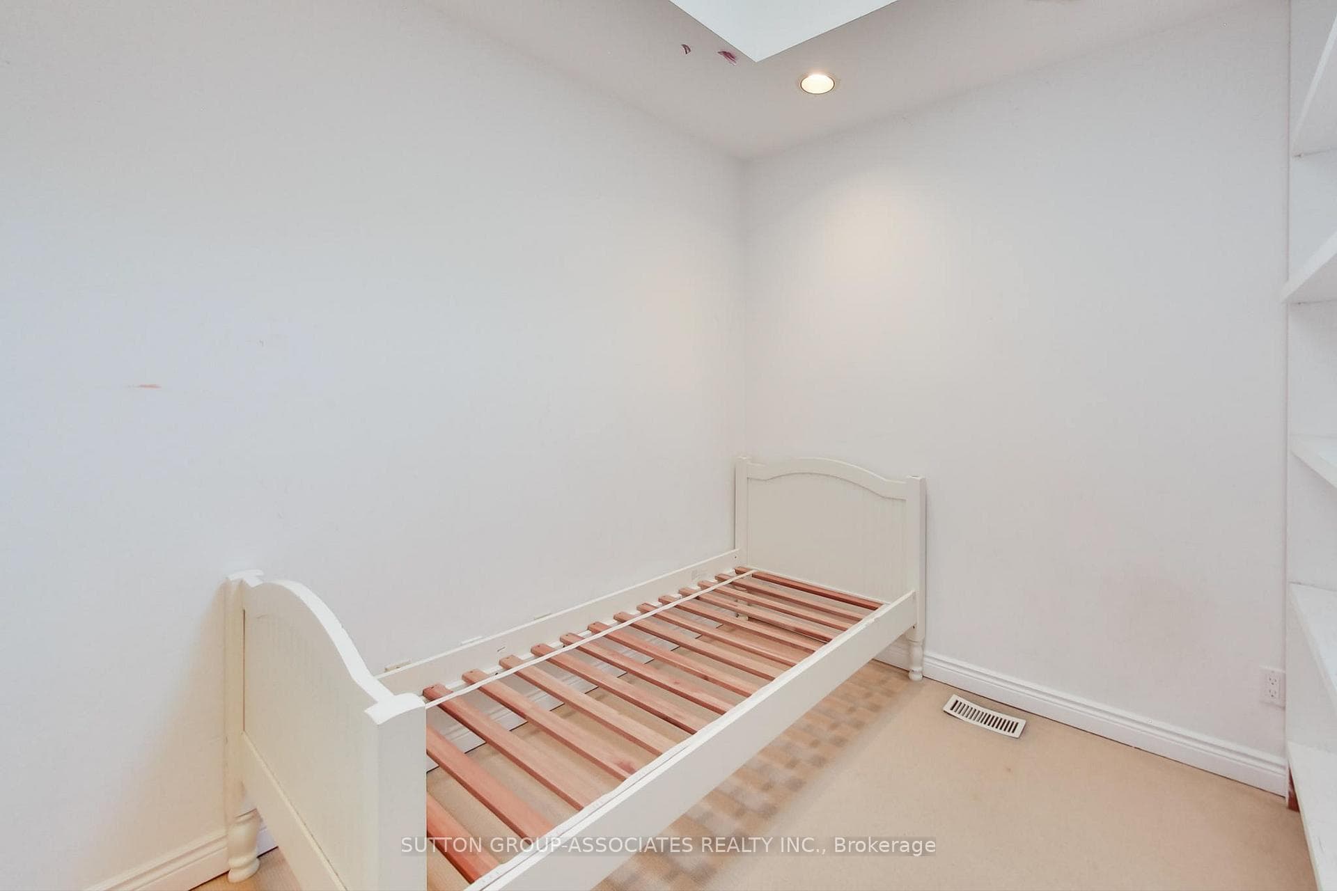 93 Helena Avenue photo 18