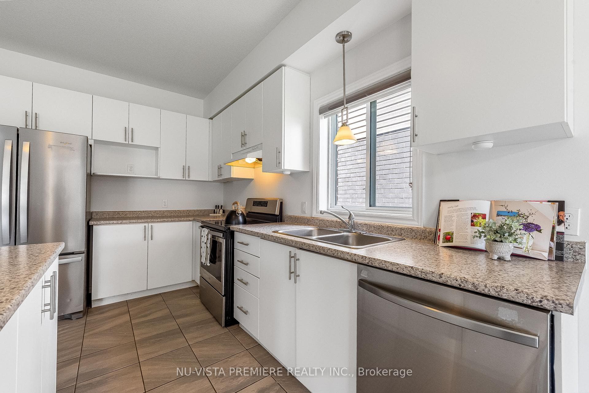 3238 Turner Crescent photo 13