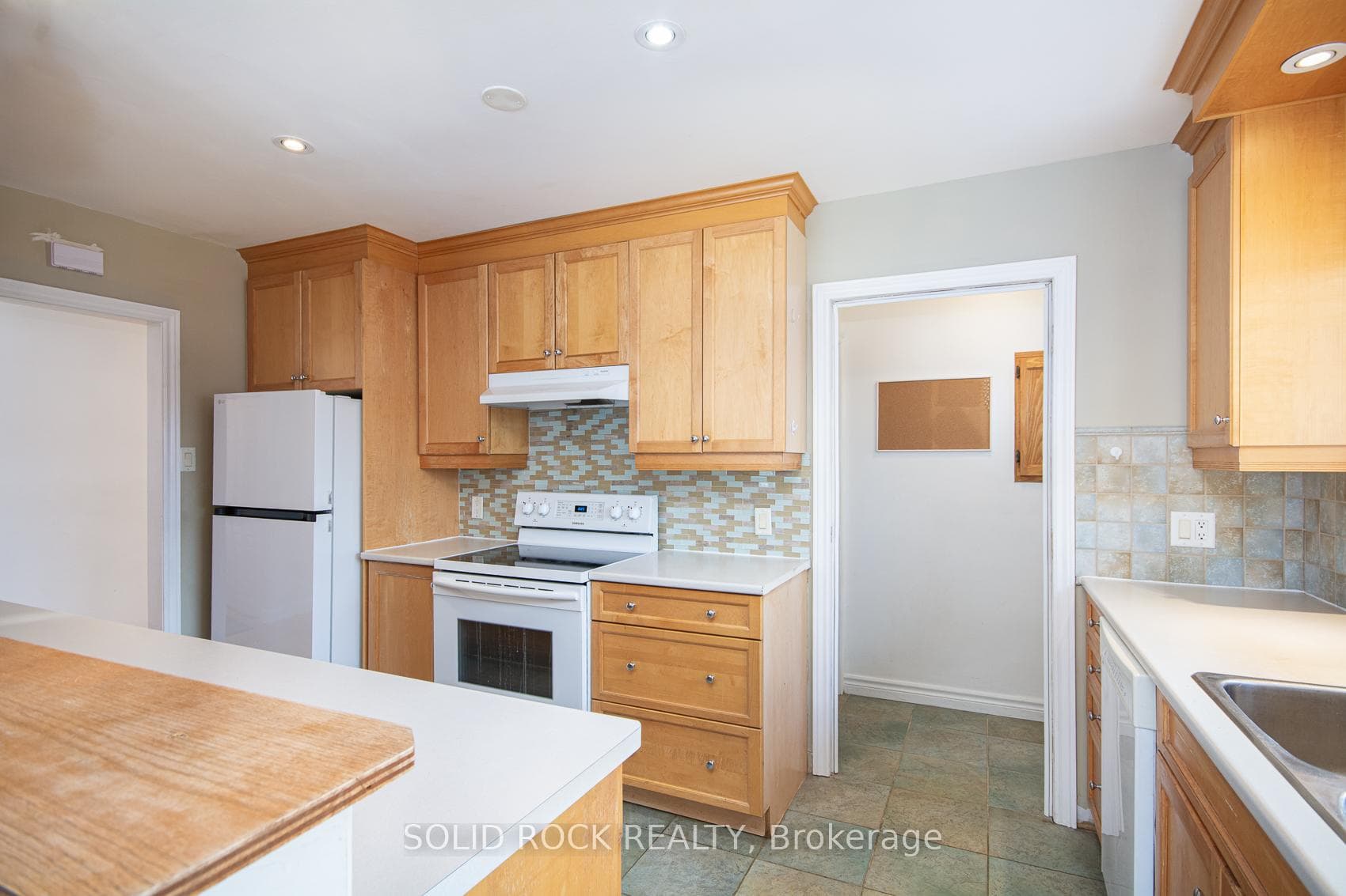 2366 Cheshire Road photo 8