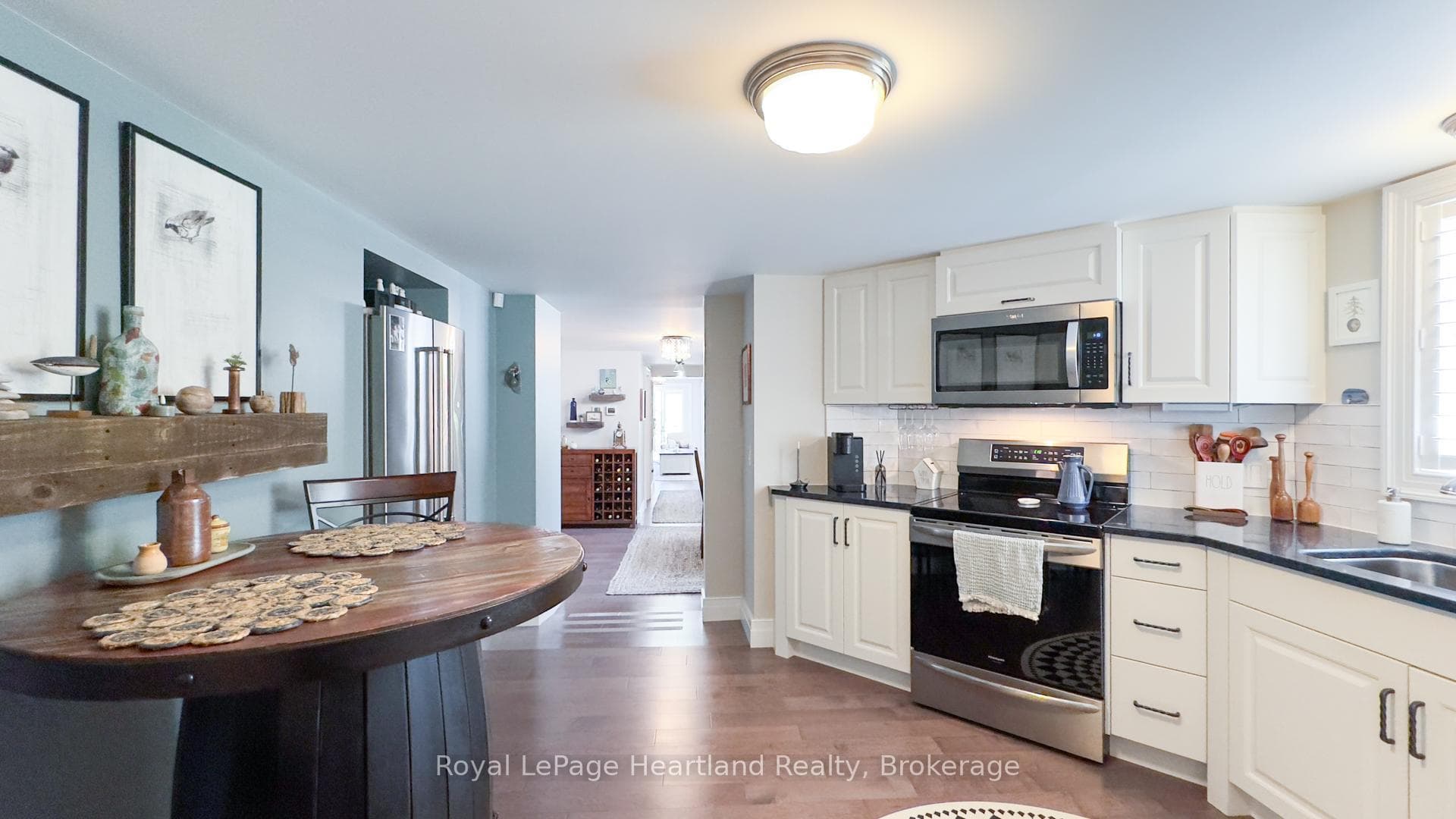 5 COBOURG Street Unit 100 photo 22