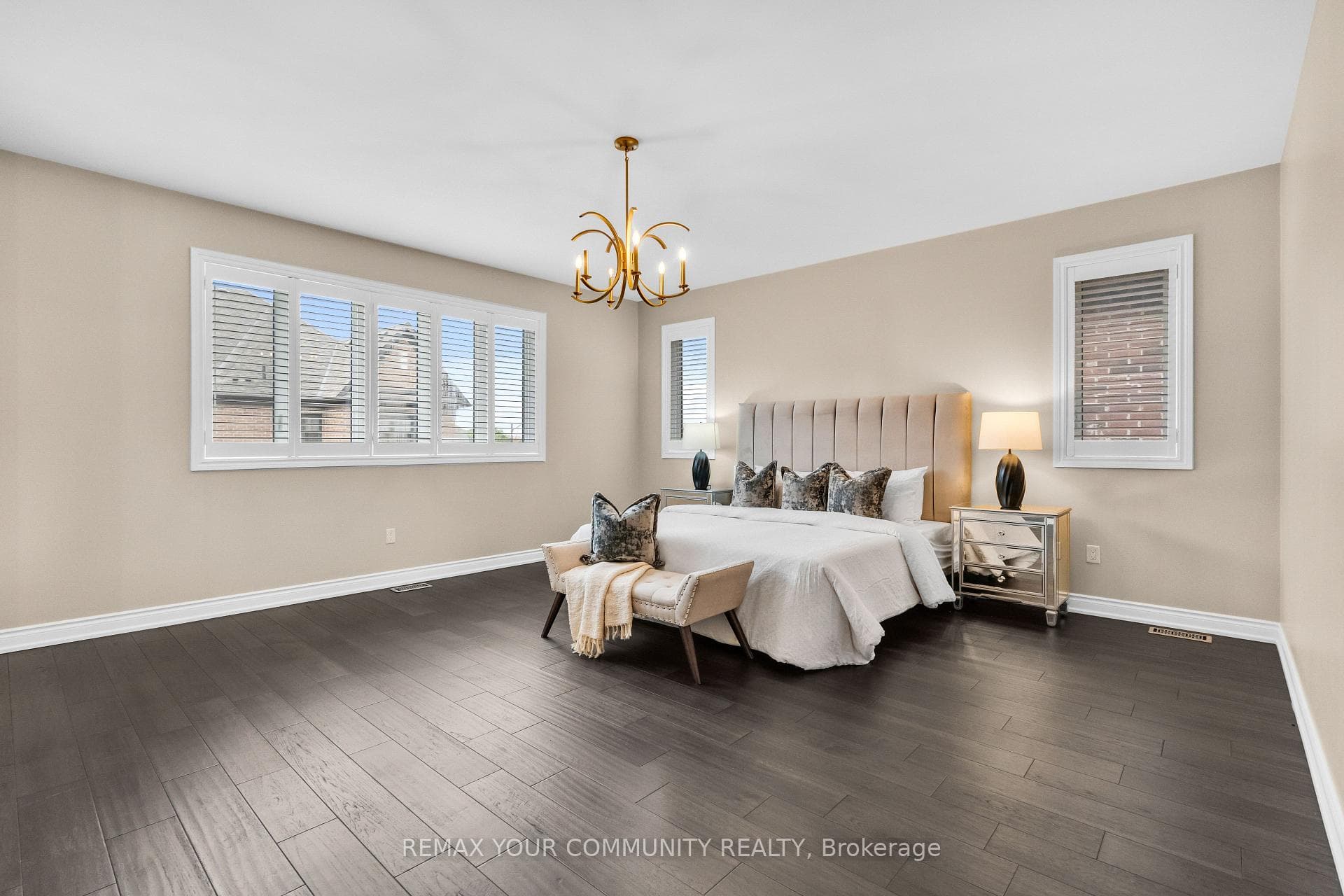 8 King Boulevard photo 21