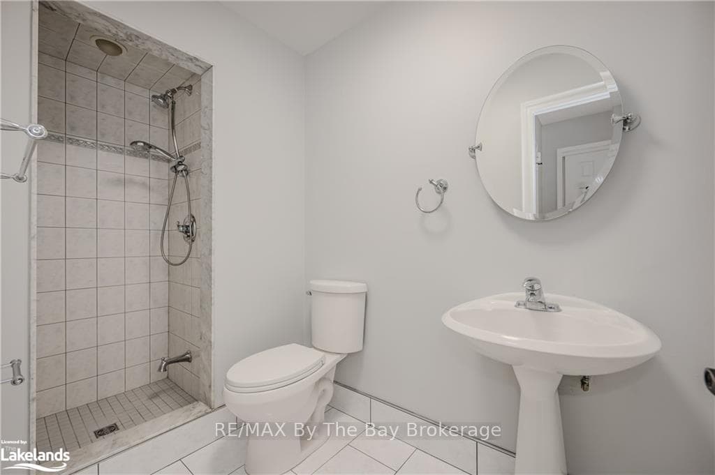 14 FINCHAM Avenue photo 19